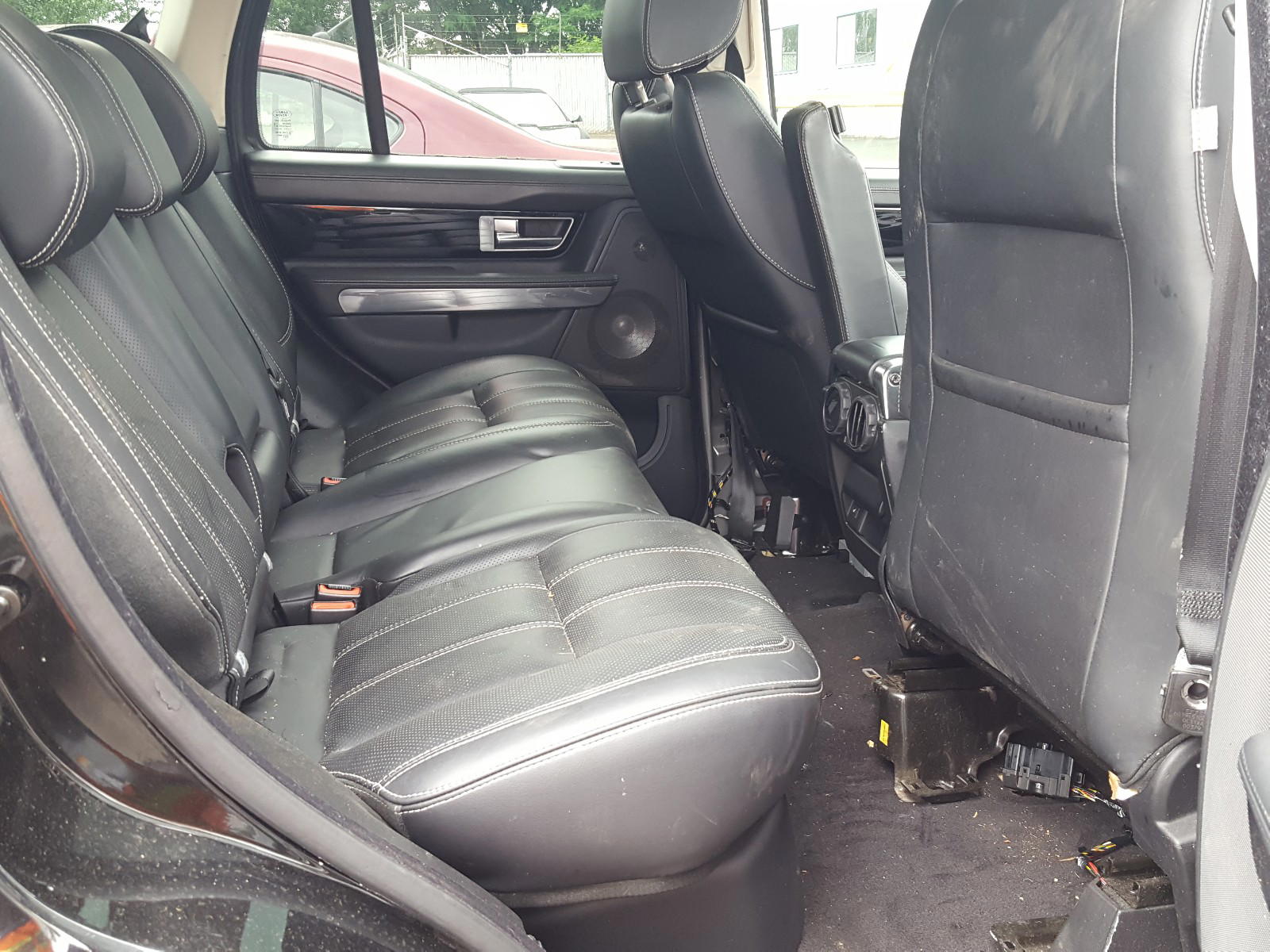 Photo 6 from auction – 2011 LAND ROVER RANGE ROVE with VIN SALSK2D4XBA263596