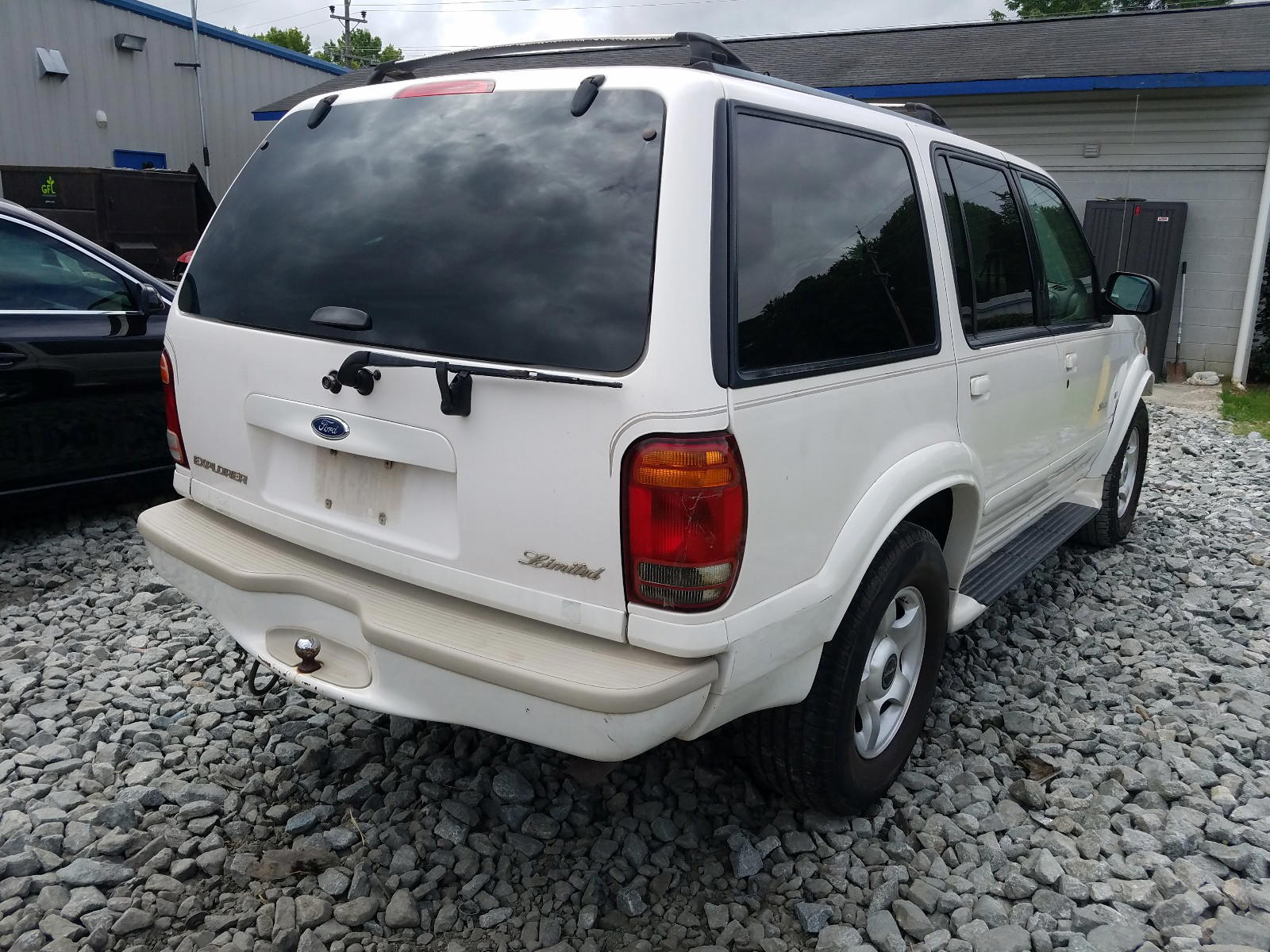 Photo 4 from auction – 2000 FORD EXPLORER with VIN 1FMZU65P2YZB39022