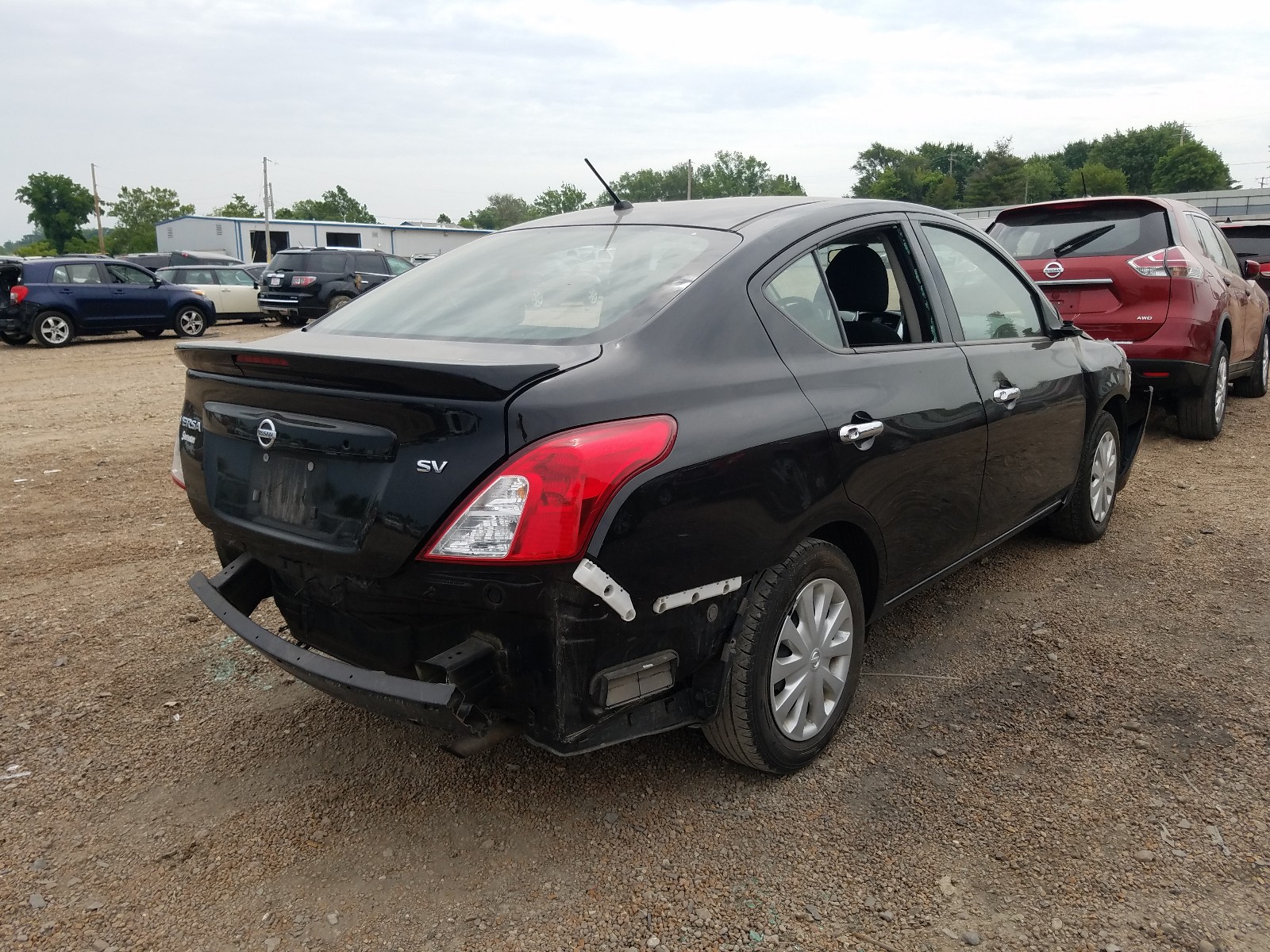 Photo 4 from auction – 2017 NISSAN VERSA S with VIN 3N1CN7AP0HL883988