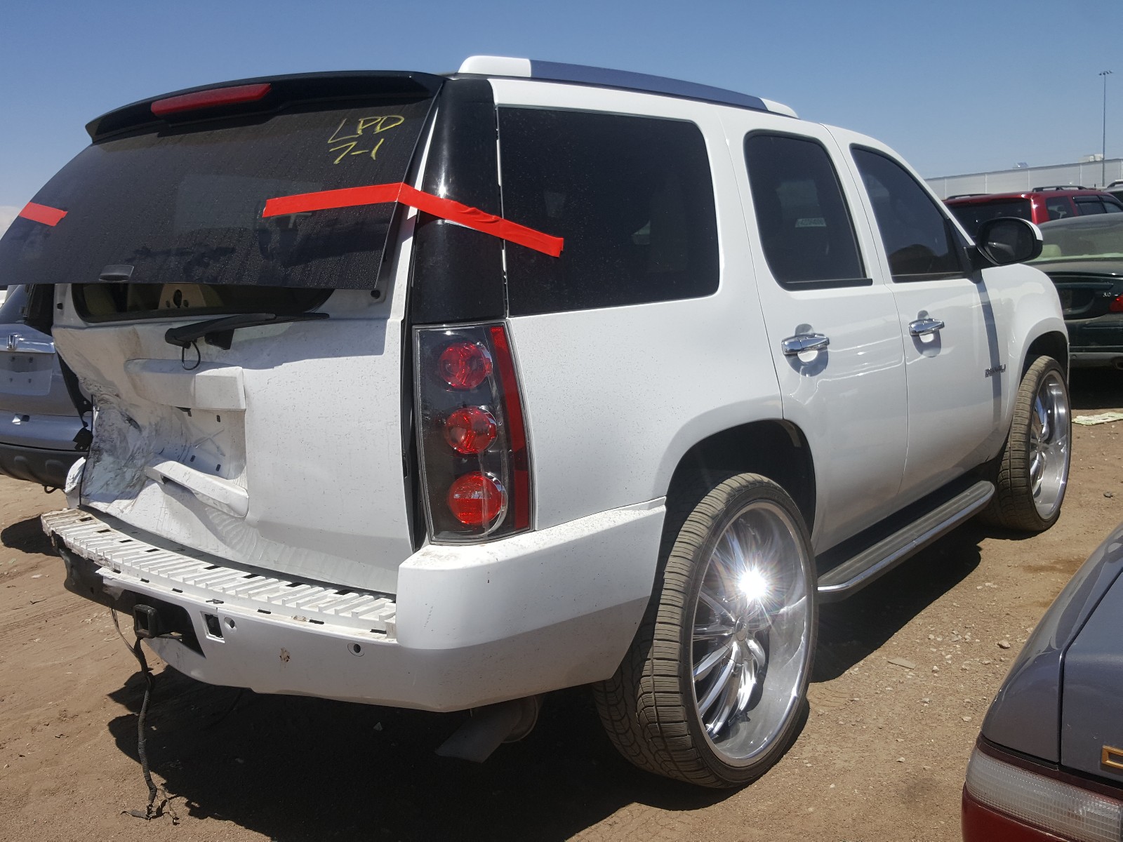 Photo 4 from auction – 2007 GMC YUKON DENA with VIN 1GKFK63847J362897