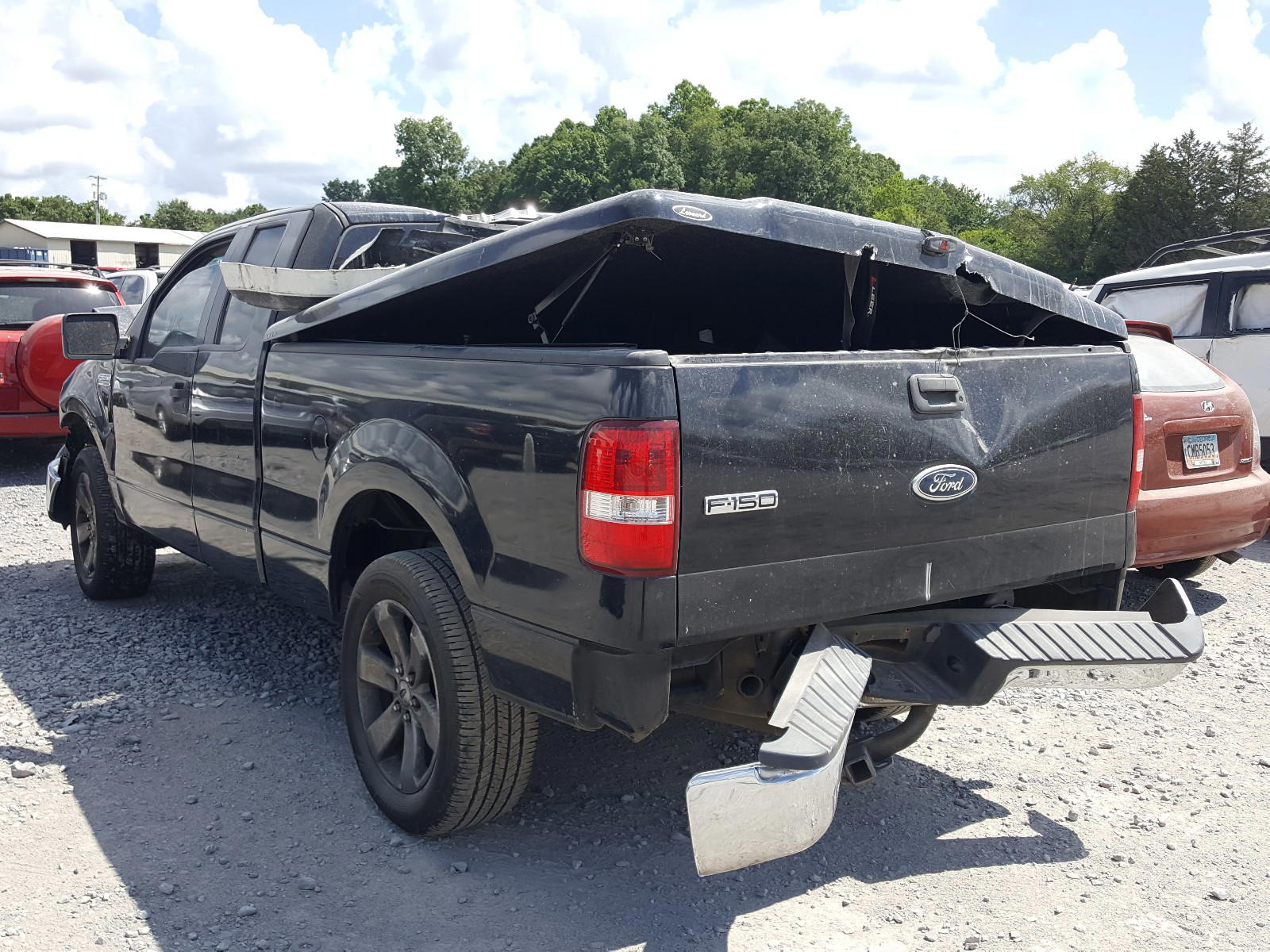 Photo 3 from auction – 2005 FORD F150 with VIN 1FTRX12W25NA47714