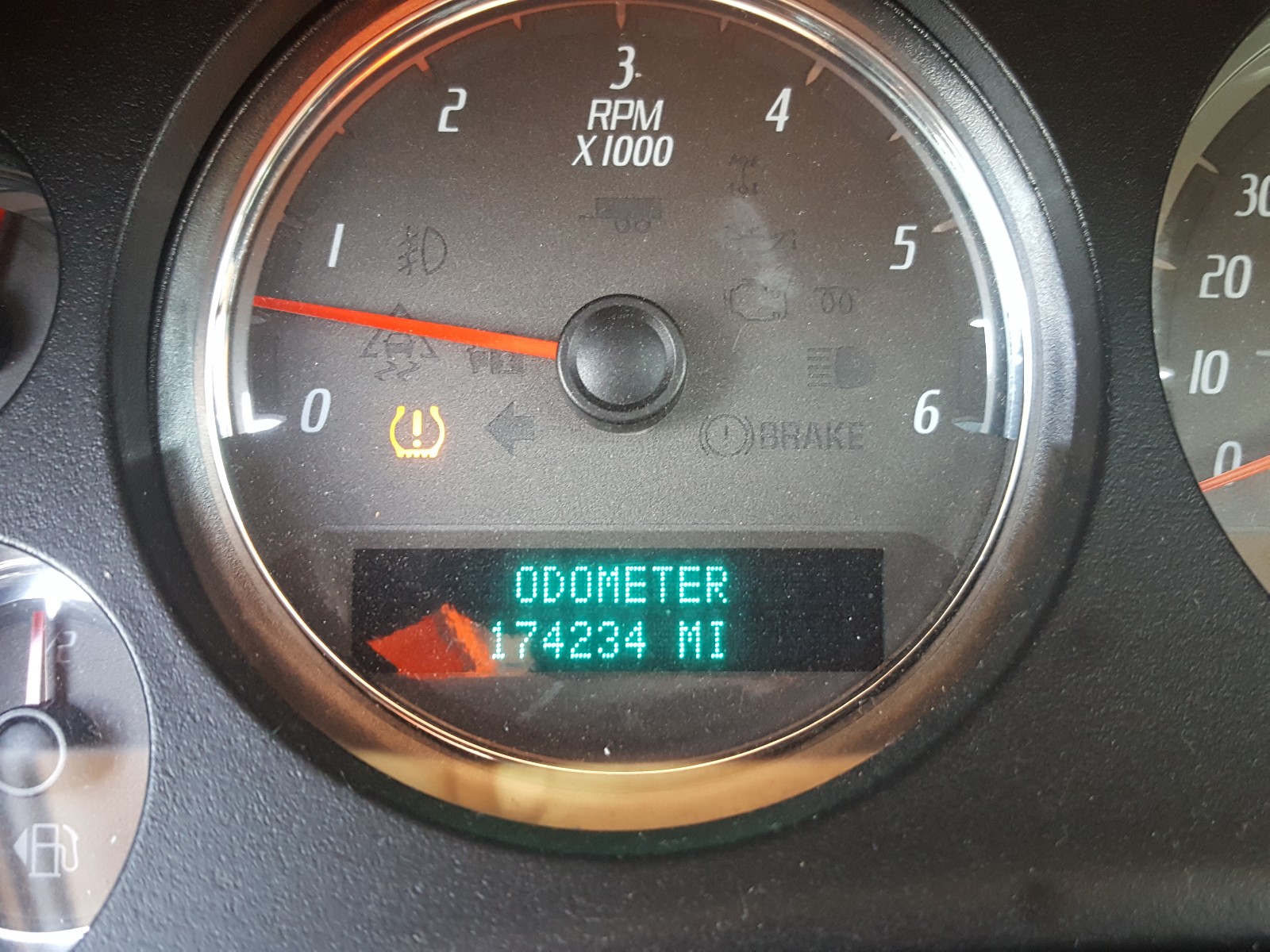Photo 8 from auction – 2007 GMC YUKON DENA with VIN 1GKFK63847J362897