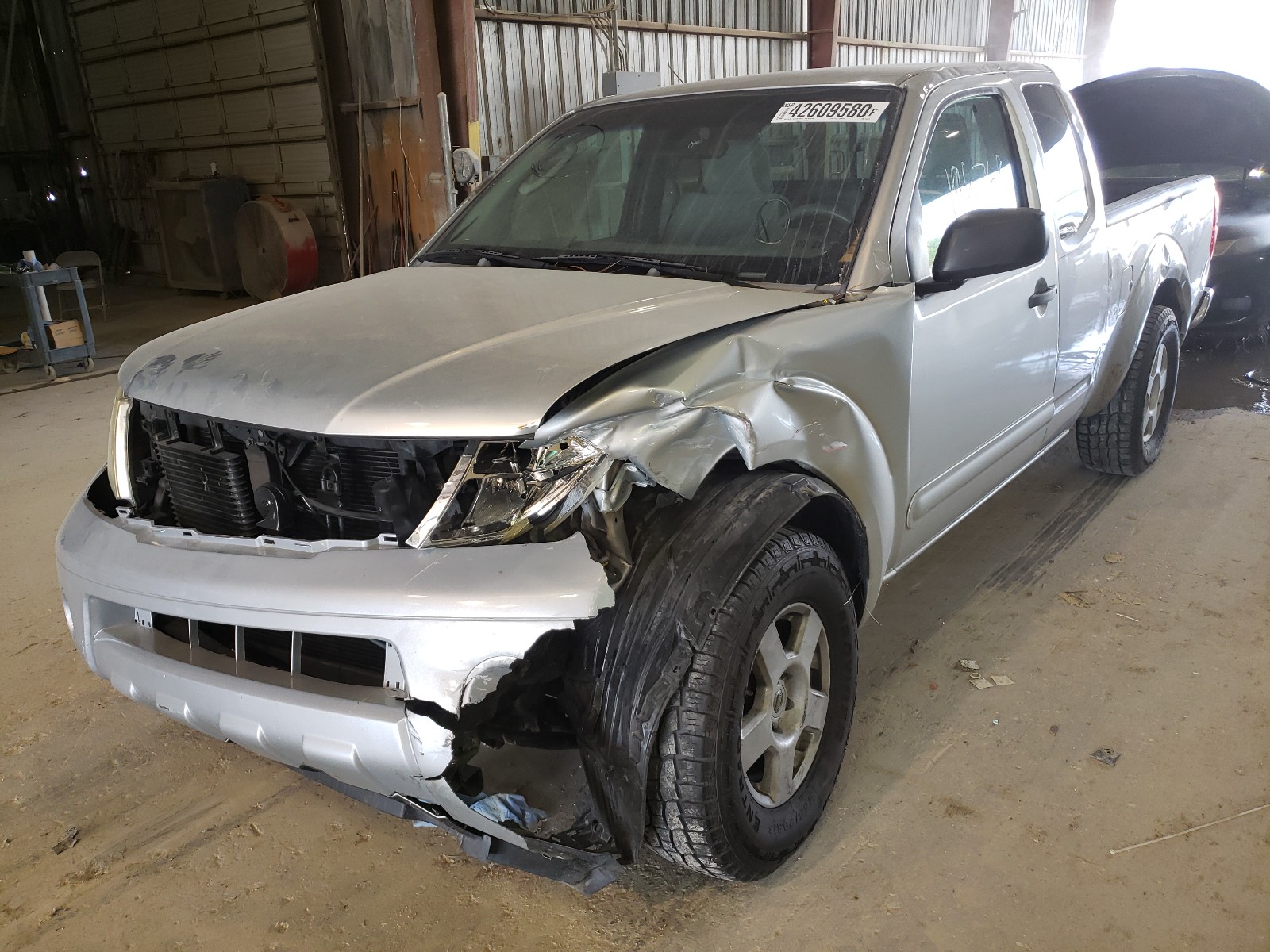 Photo 2 from auction – 2005 NISSAN FRONTIER K with VIN 1N6BD06T25C457975