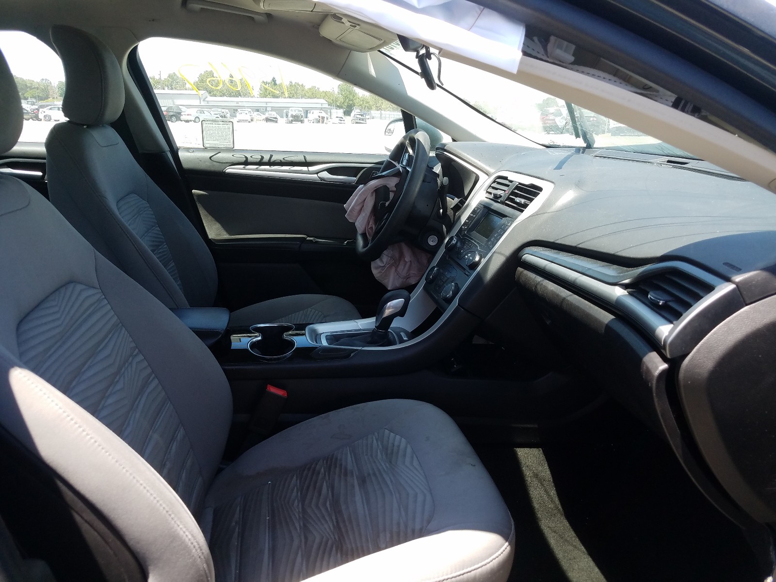 Photo 5 from auction – 2016 FORD FUSION S with VIN 3FA6P0G73GR166411