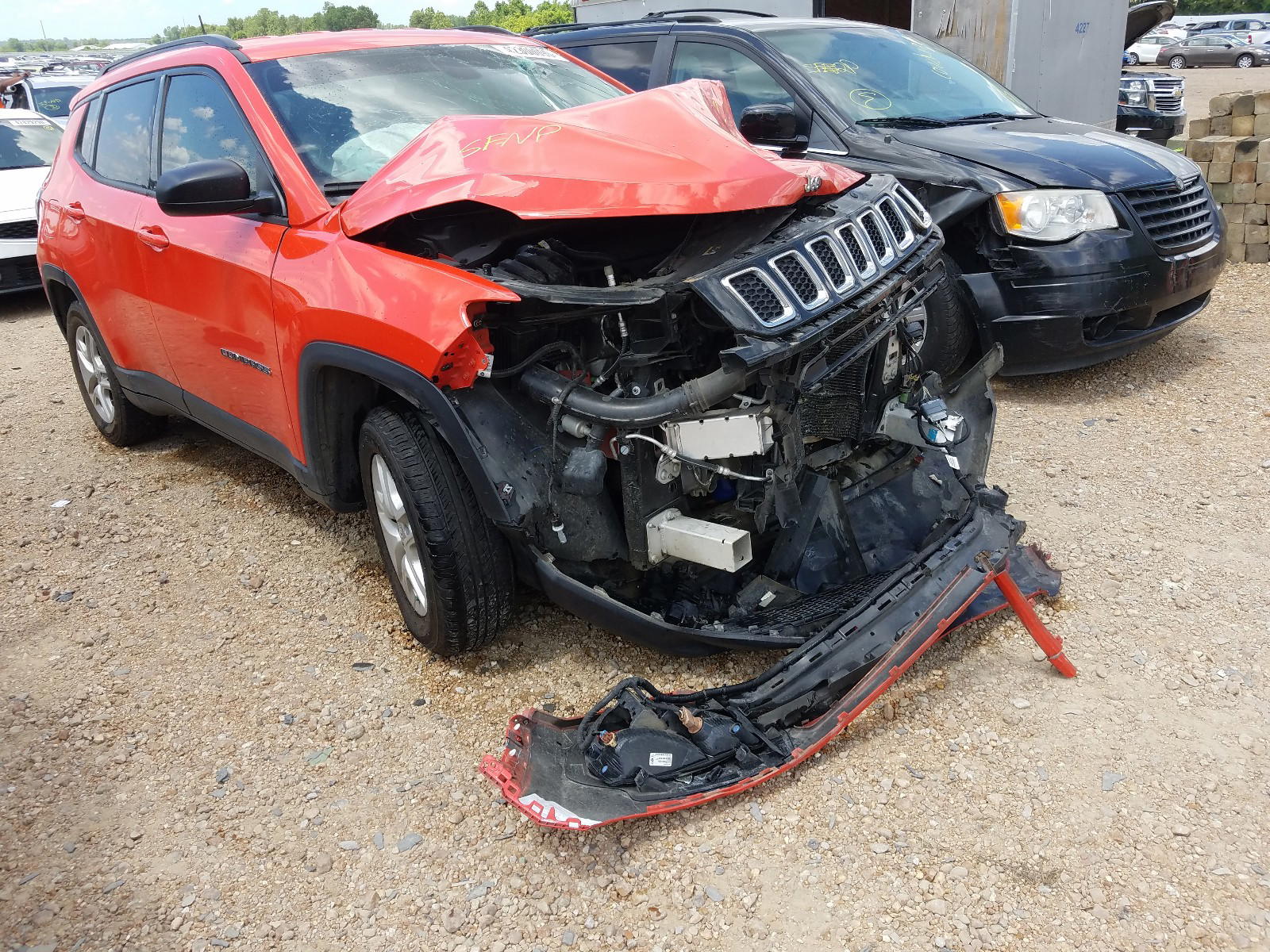 JEEP COMPASS SP 2018 with VIN 3C4NJCAB4JT286363 - Photo from auction