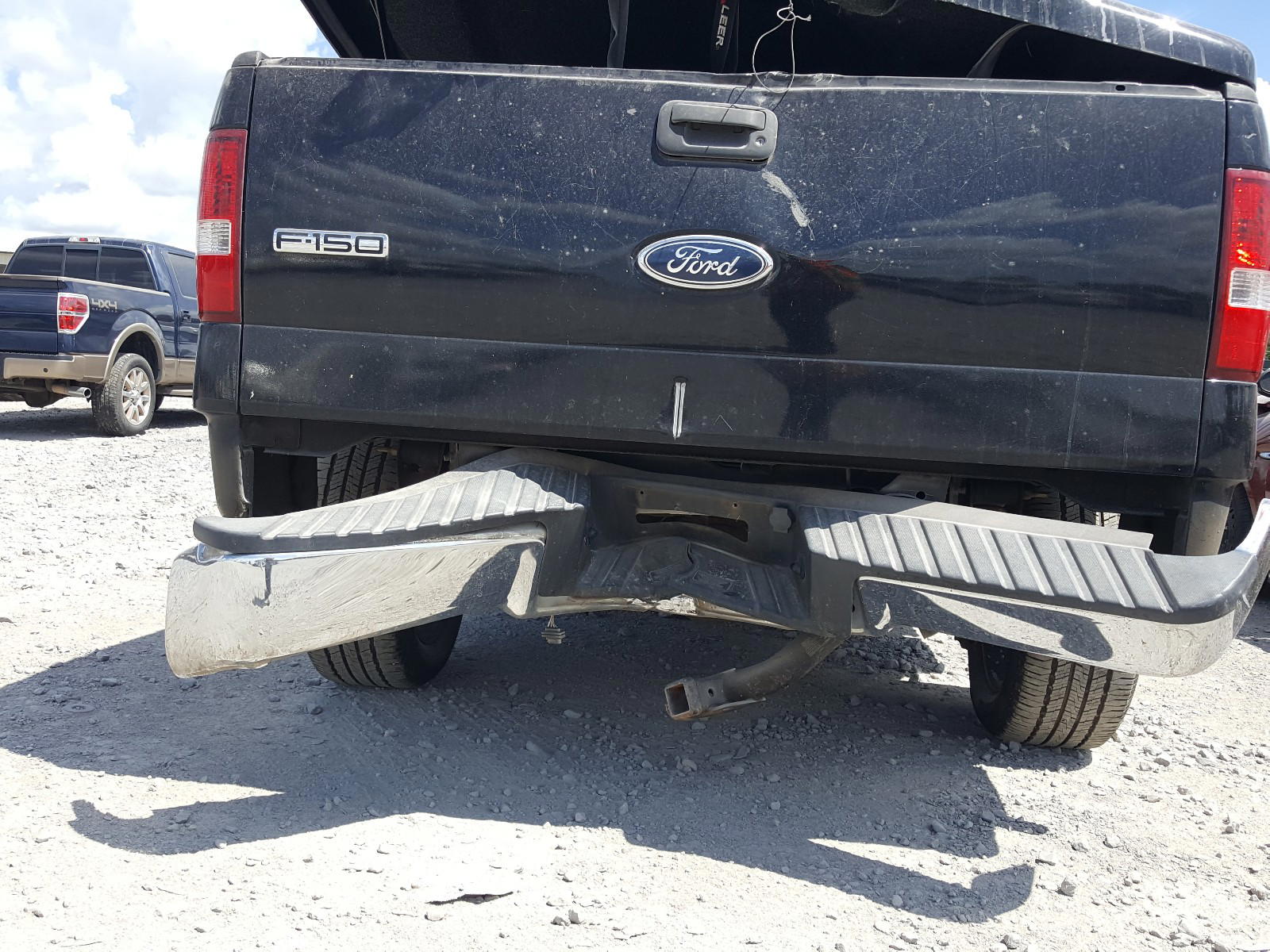 Photo 9 from auction – 2005 FORD F150 with VIN 1FTRX12W25NA47714