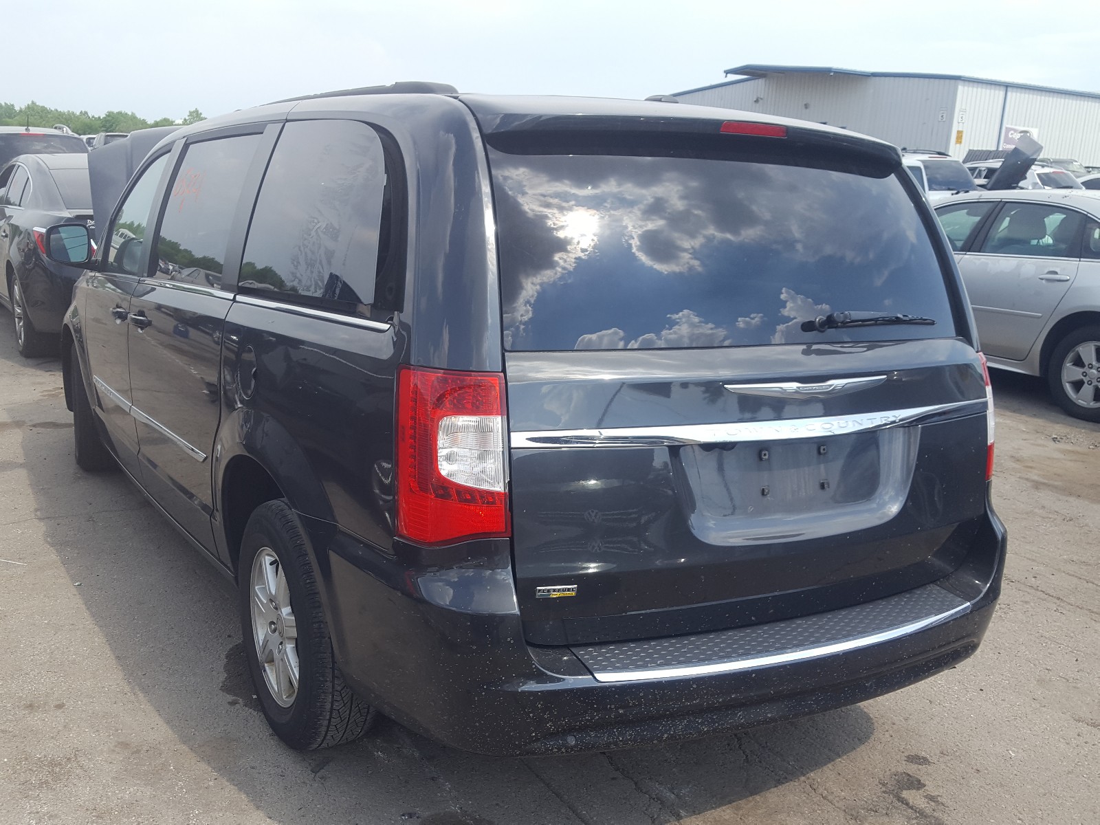 Photo 3 from auction – 2012 CHRYSLER TOWN & COU with VIN 2C4RC1BG3CR140309