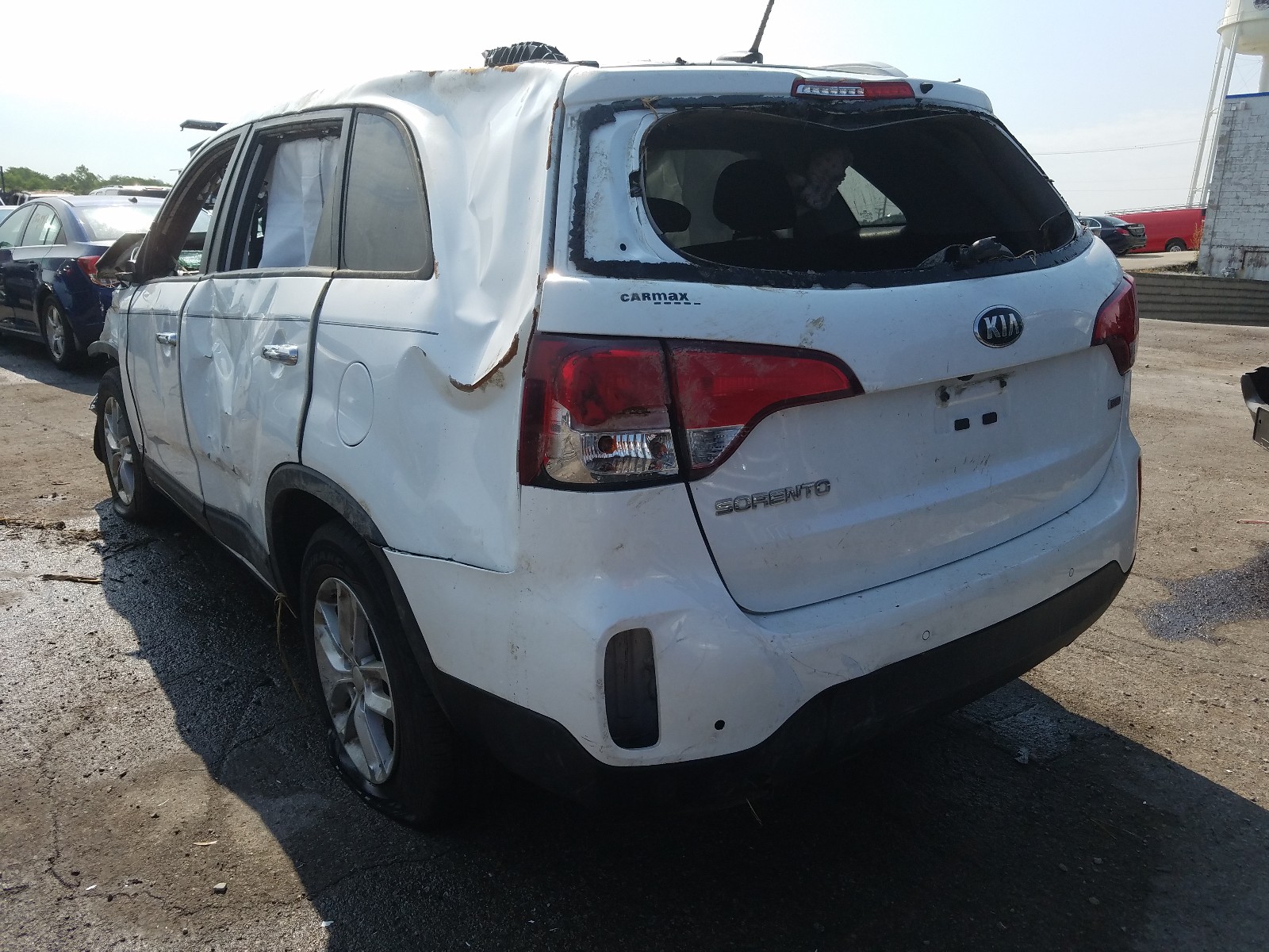Photo 3 from auction – 2014 KIA SORENTO LX with VIN 5XYKTCA69EG549377