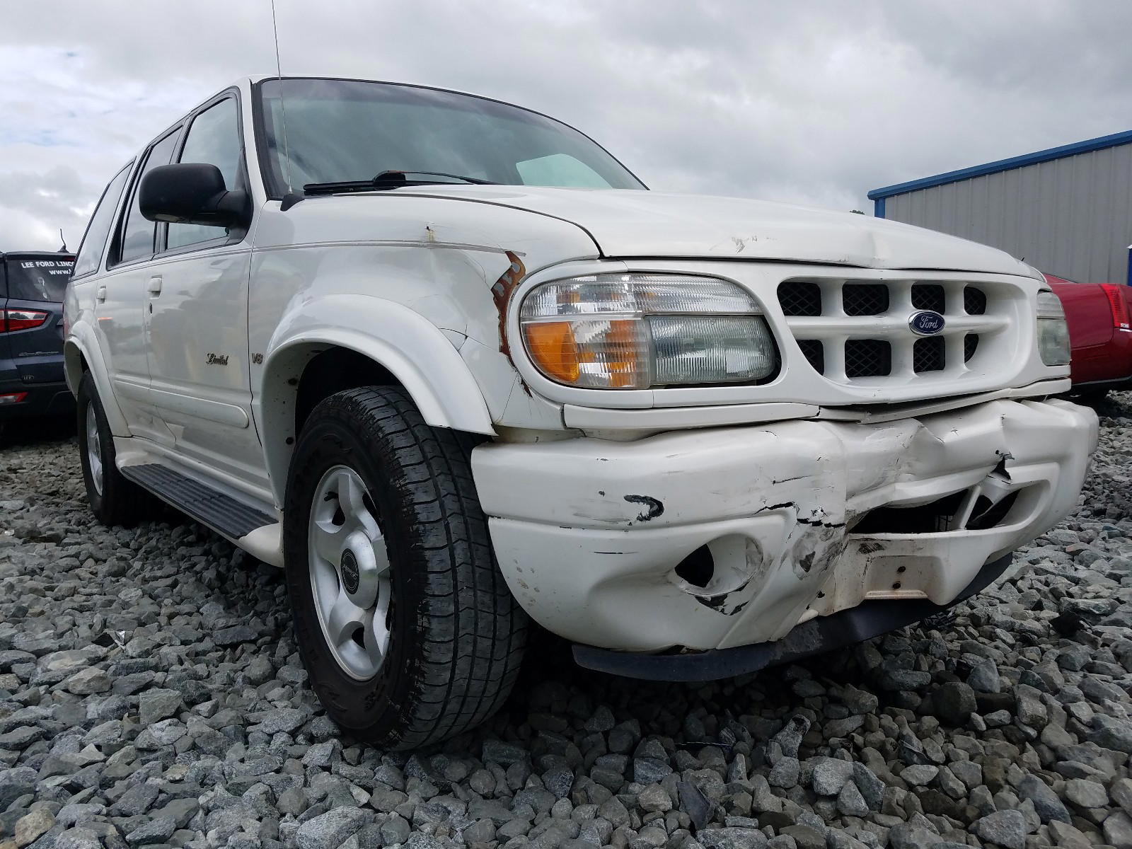 FORD EXPLORER 2000 with VIN 1FMZU65P2YZB39022 - Photo from auction