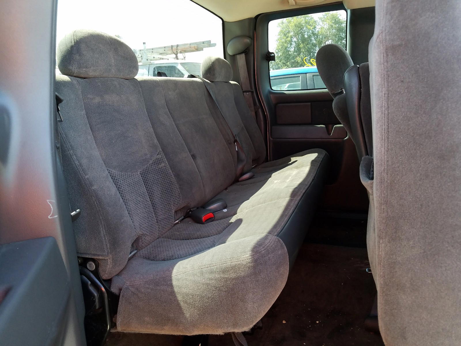 Photo 6 from auction – 2006 CHEVROLET SILVERADO with VIN 1GCEC19T96Z147745