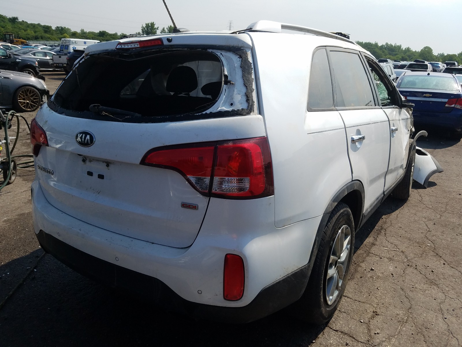 Photo 4 from auction – 2014 KIA SORENTO LX with VIN 5XYKTCA69EG549377