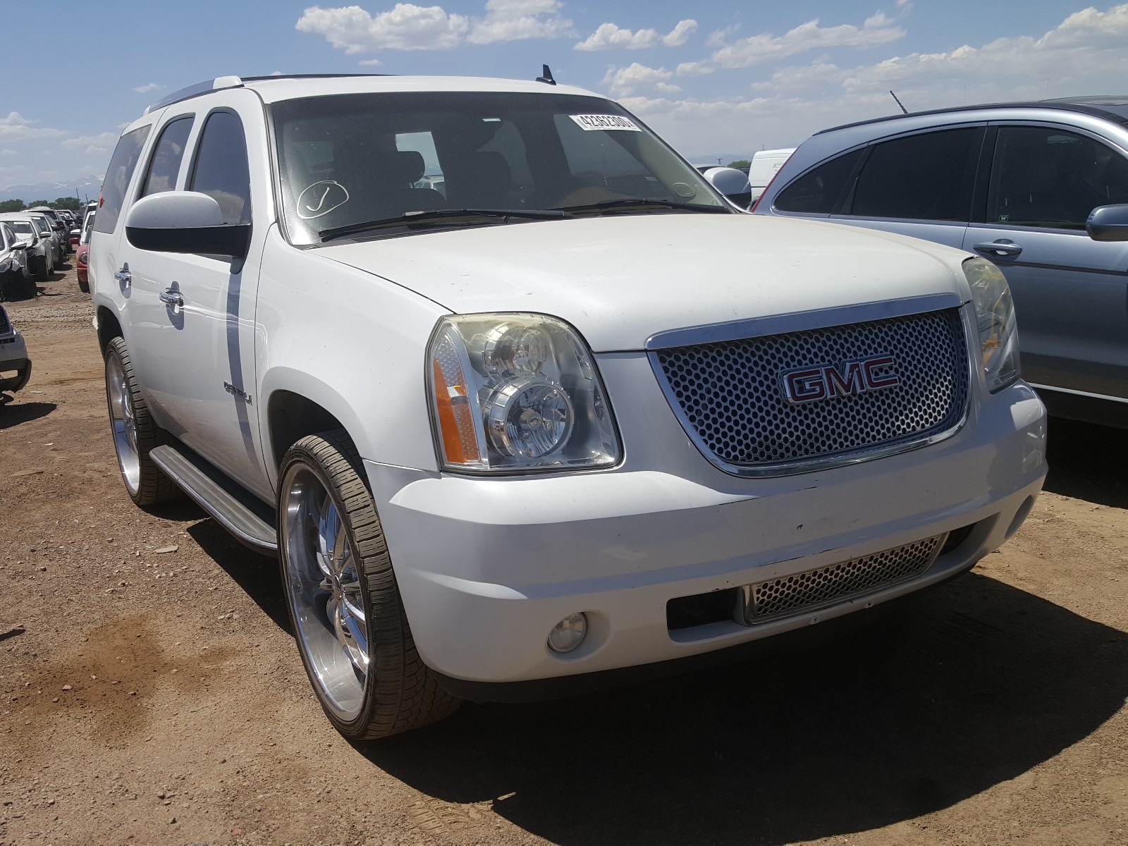 GMC YUKON DENA 2007 with VIN 1GKFK63847J362897 - Photo from auction
