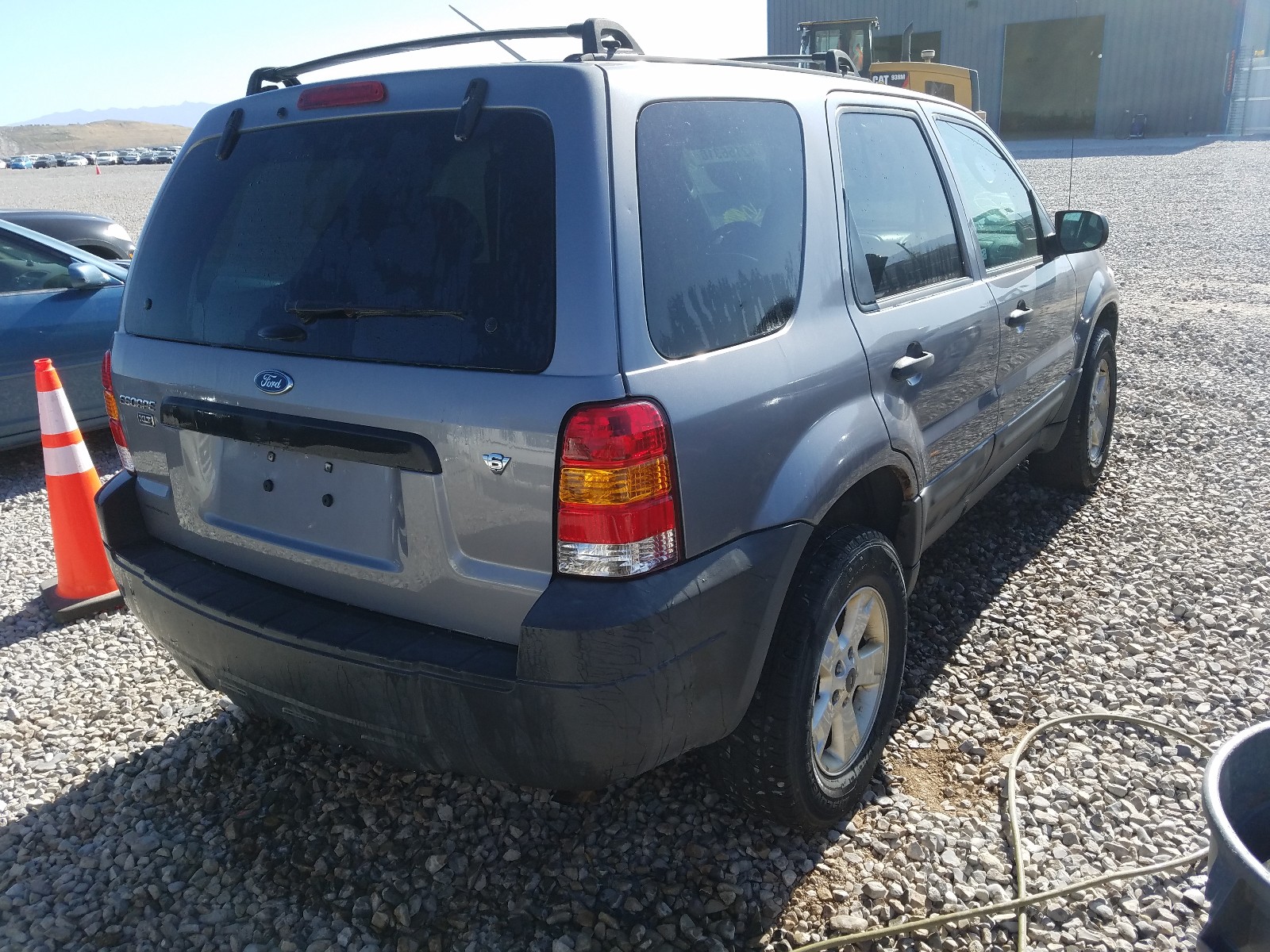 Photo 4 from auction – 2007 FORD ESCAPE XLT with VIN 1FMYU93107KC05960