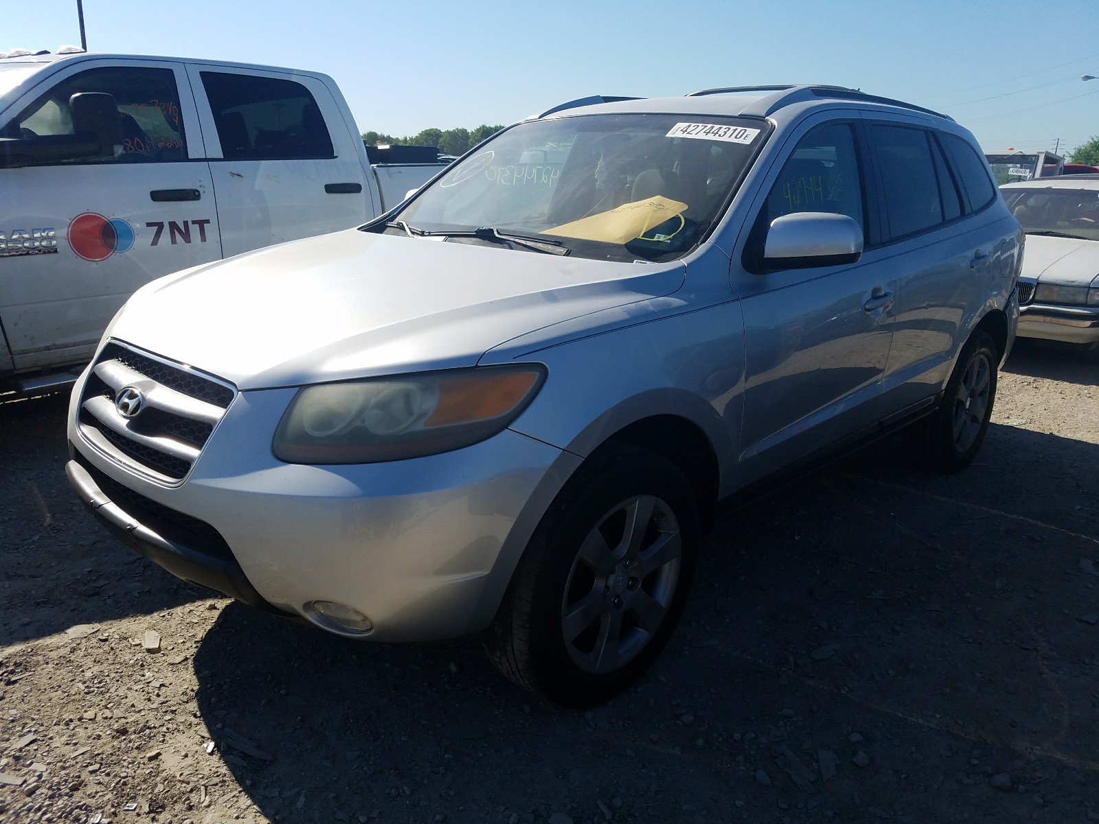 Photo 2 from auction – 2007 HYUNDAI SANTA FE S with VIN 5NMSH13E07H000508