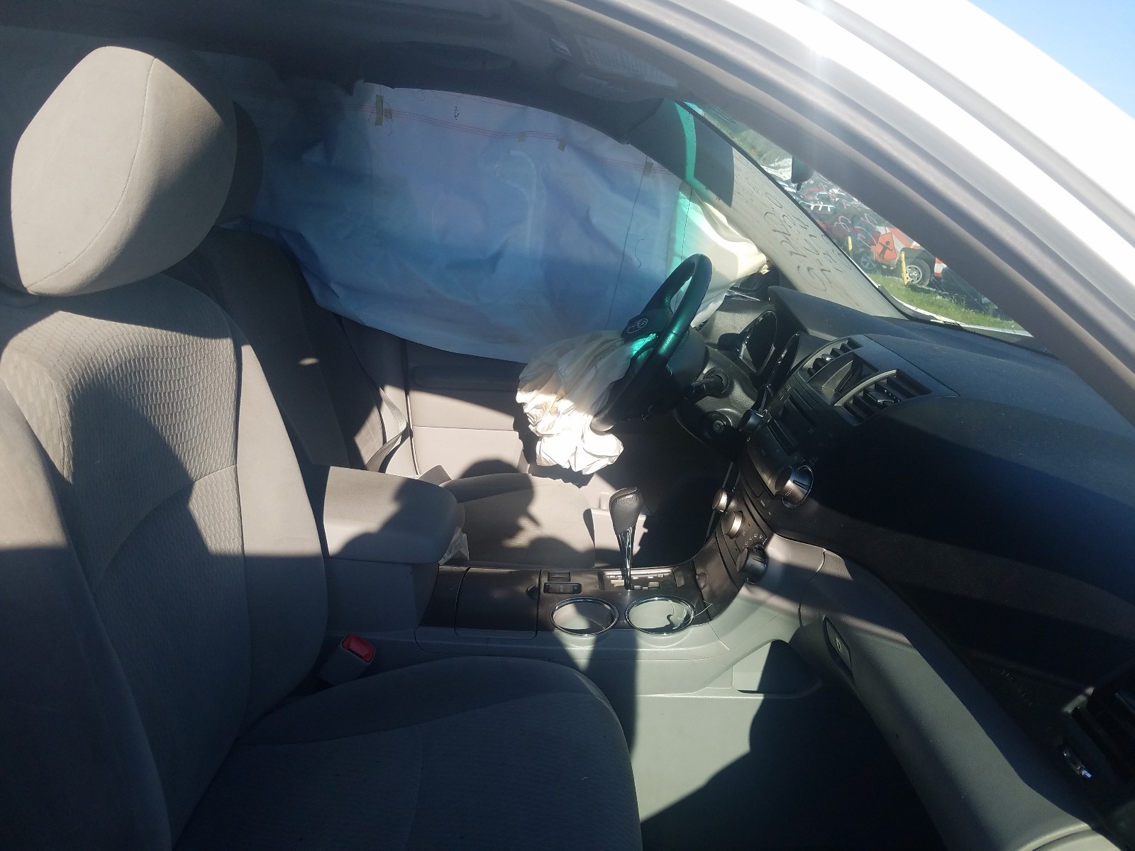 Photo 5 from auction – 2010 TOYOTA HIGHLANDER with VIN 5TDBK3EH5AS001274