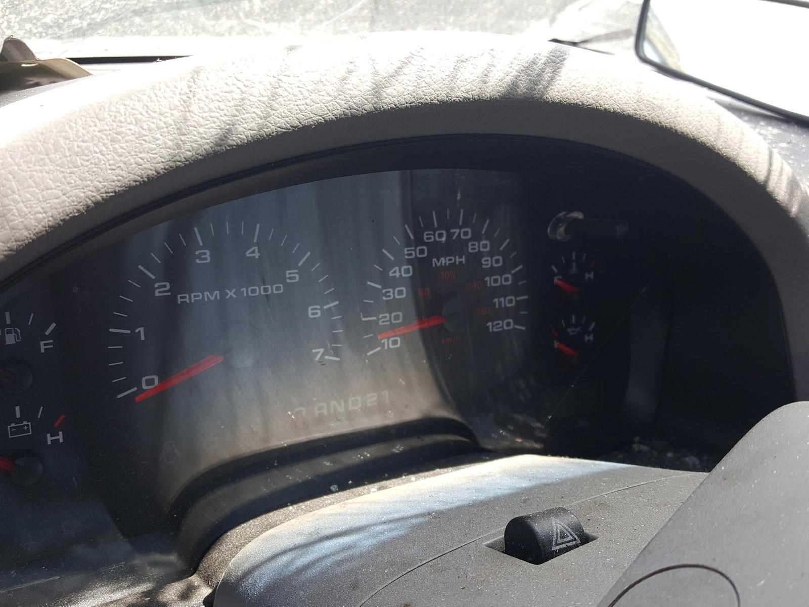 Photo 8 from auction – 2005 FORD F150 with VIN 1FTRX12W25NA47714