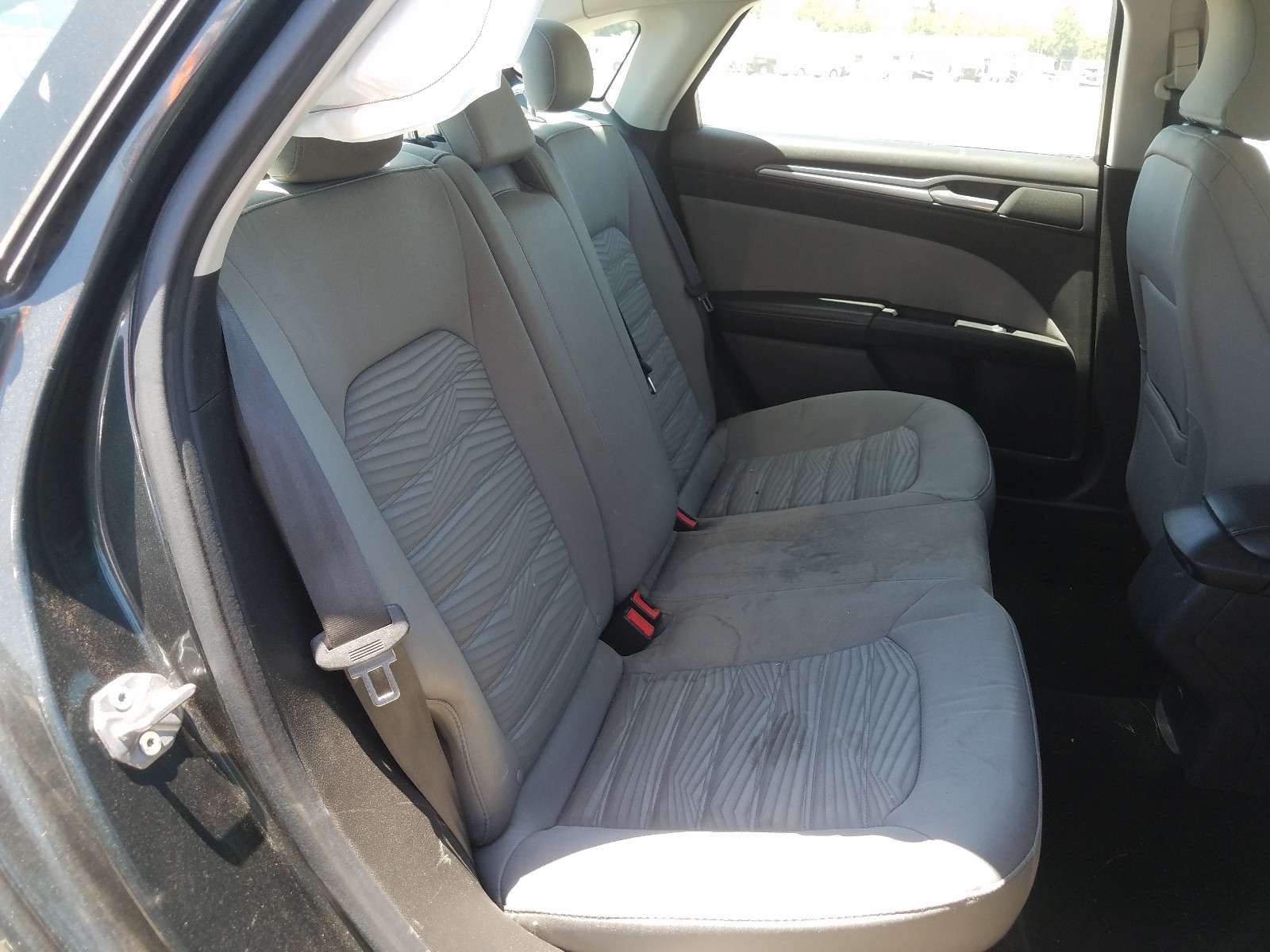Photo 6 from auction – 2016 FORD FUSION S with VIN 3FA6P0G73GR166411