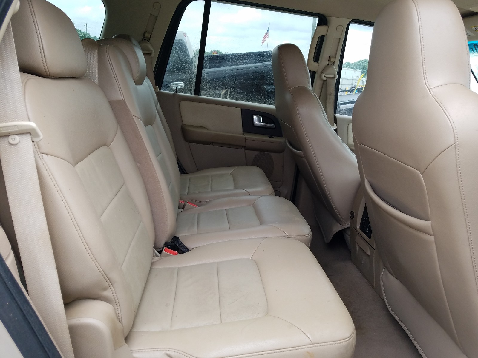 Zdjęcie 6 z aukcji – 2006 FORD EXPEDITION z VIN 1FMPU15546LA16878