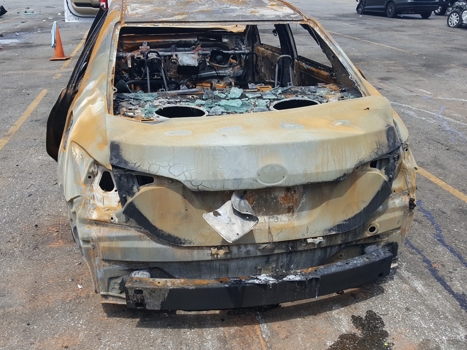 Photo 10 from auction – 2018 TOYOTA COROLLA L with VIN 5YFBURHE9JP761702