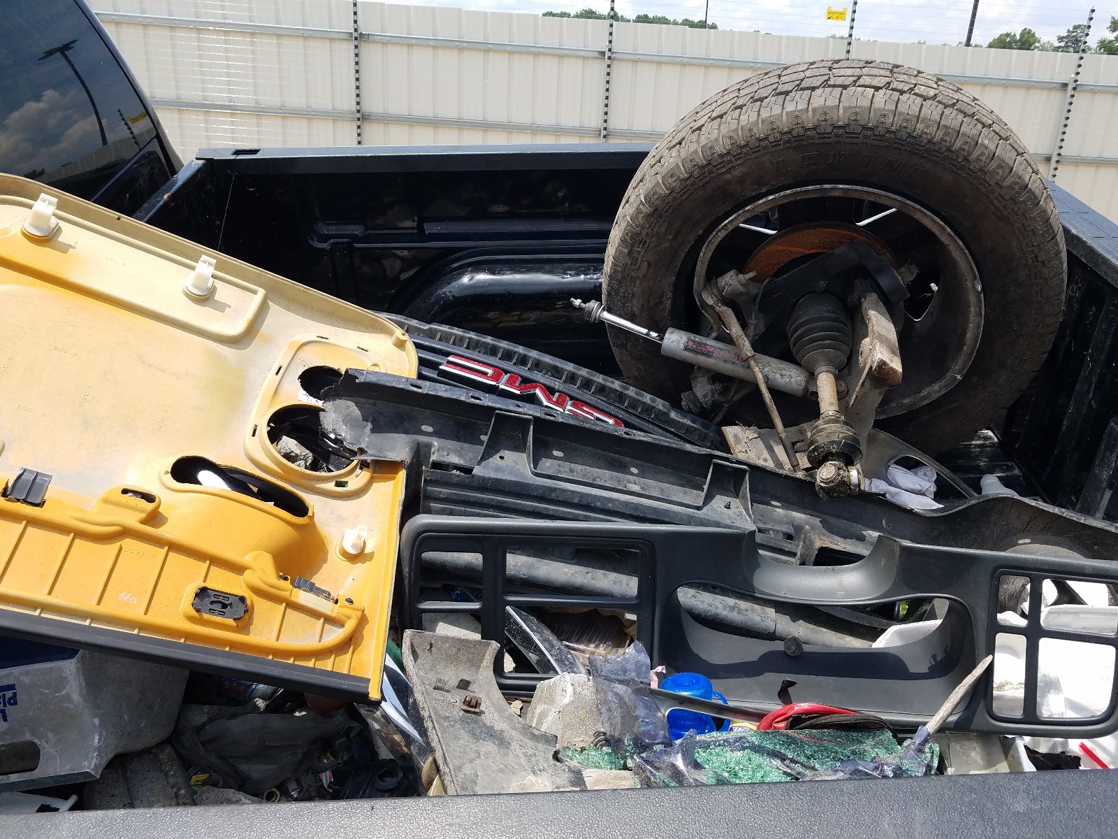 Photo 10 from auction – 2005 GMC NEW SIERRA with VIN 2GTEK13T051395207