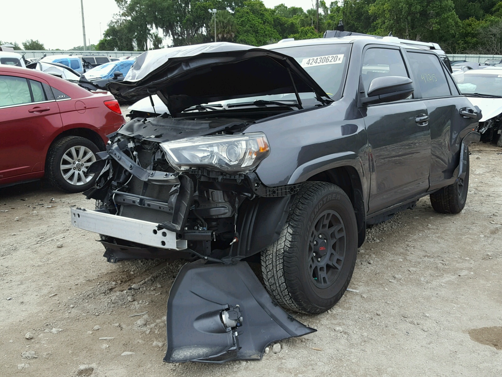 Photo 2 from auction – 2018 TOYOTA 4RUNNER SR with VIN JTEZU5JR4J5186535