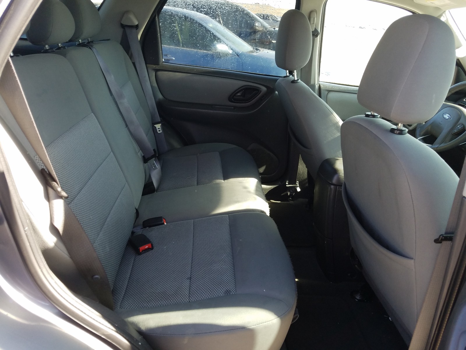 Photo 6 from auction – 2007 FORD ESCAPE XLT with VIN 1FMYU93107KC05960
