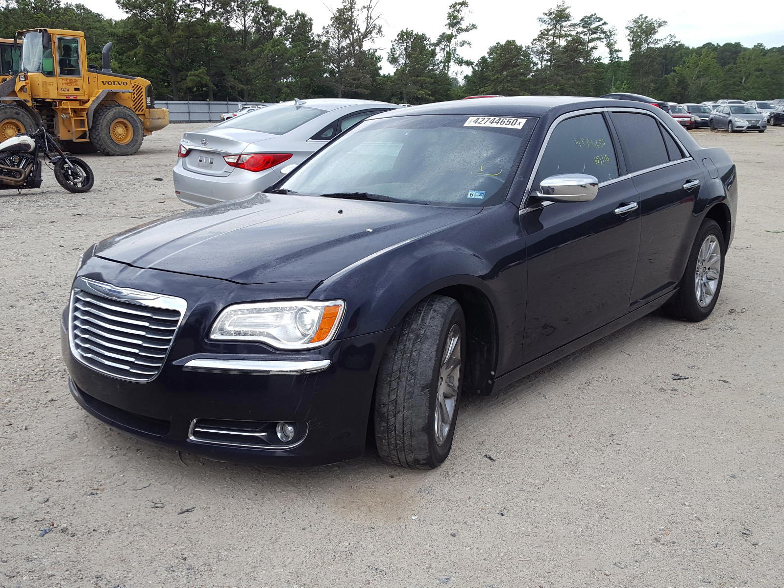 Photo 2 from auction – 2012 CHRYSLER 300 LIMITE with VIN 2C3CCACG8CH310162