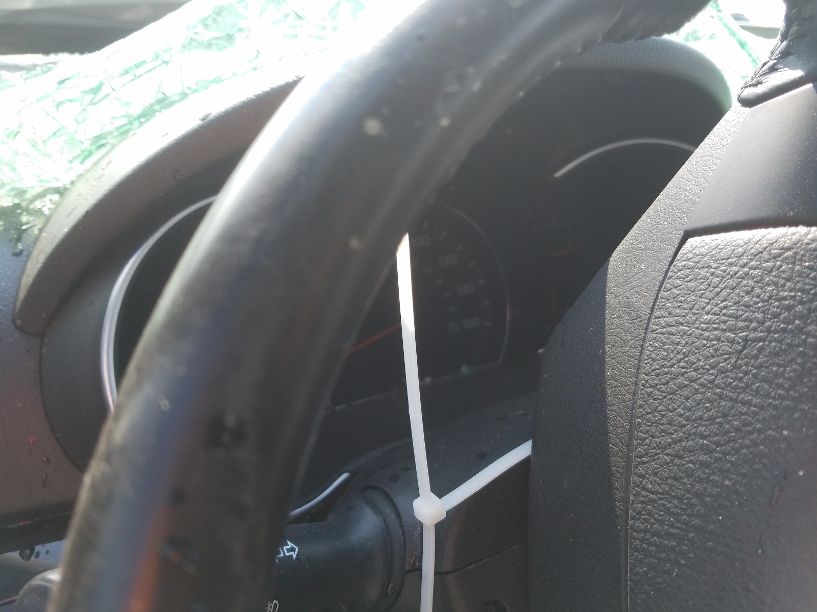 Photo 8 from auction – 2014 KIA SORENTO LX with VIN 5XYKTCA69EG549377