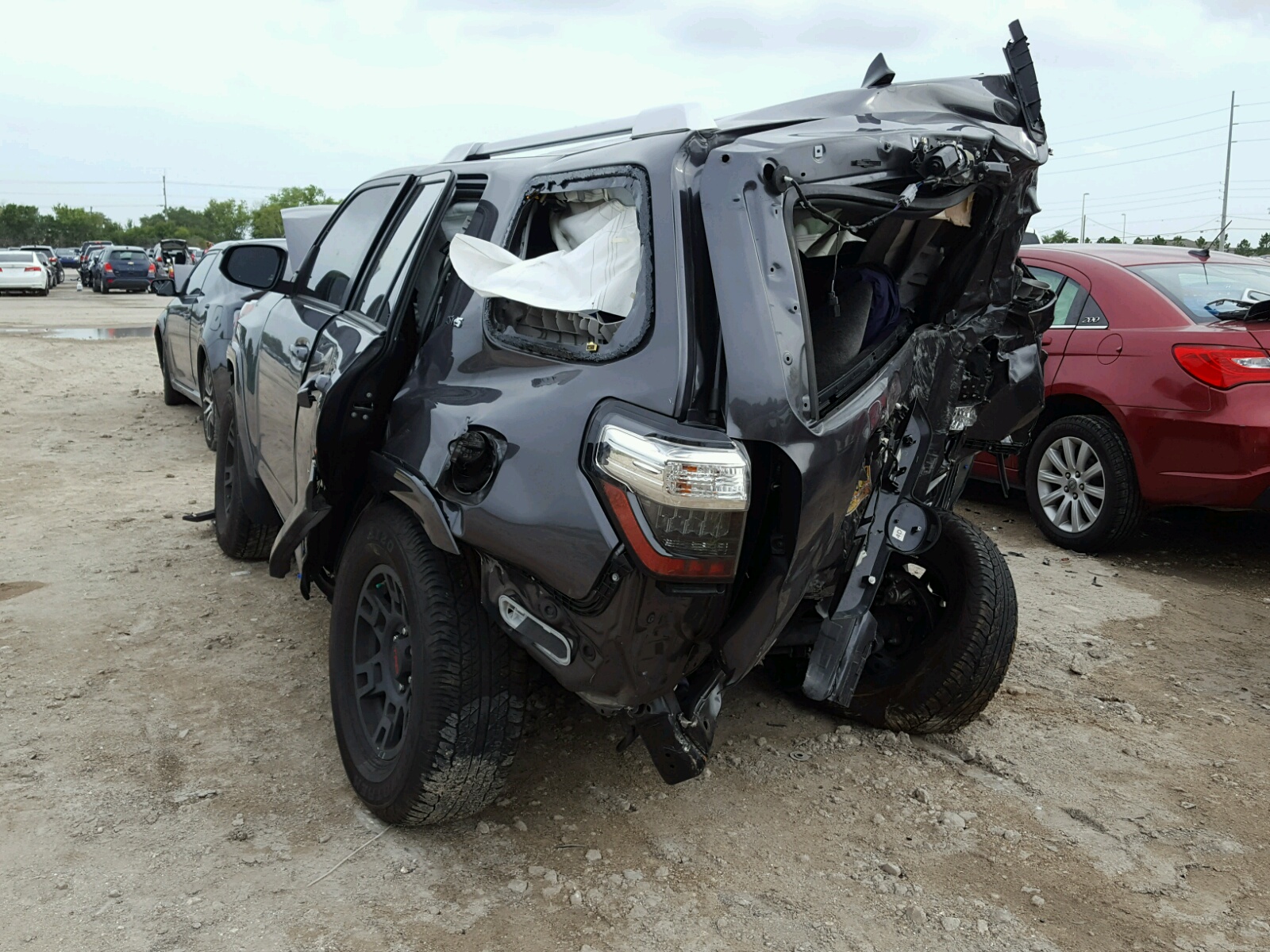 Photo 3 from auction – 2018 TOYOTA 4RUNNER SR with VIN JTEZU5JR4J5186535