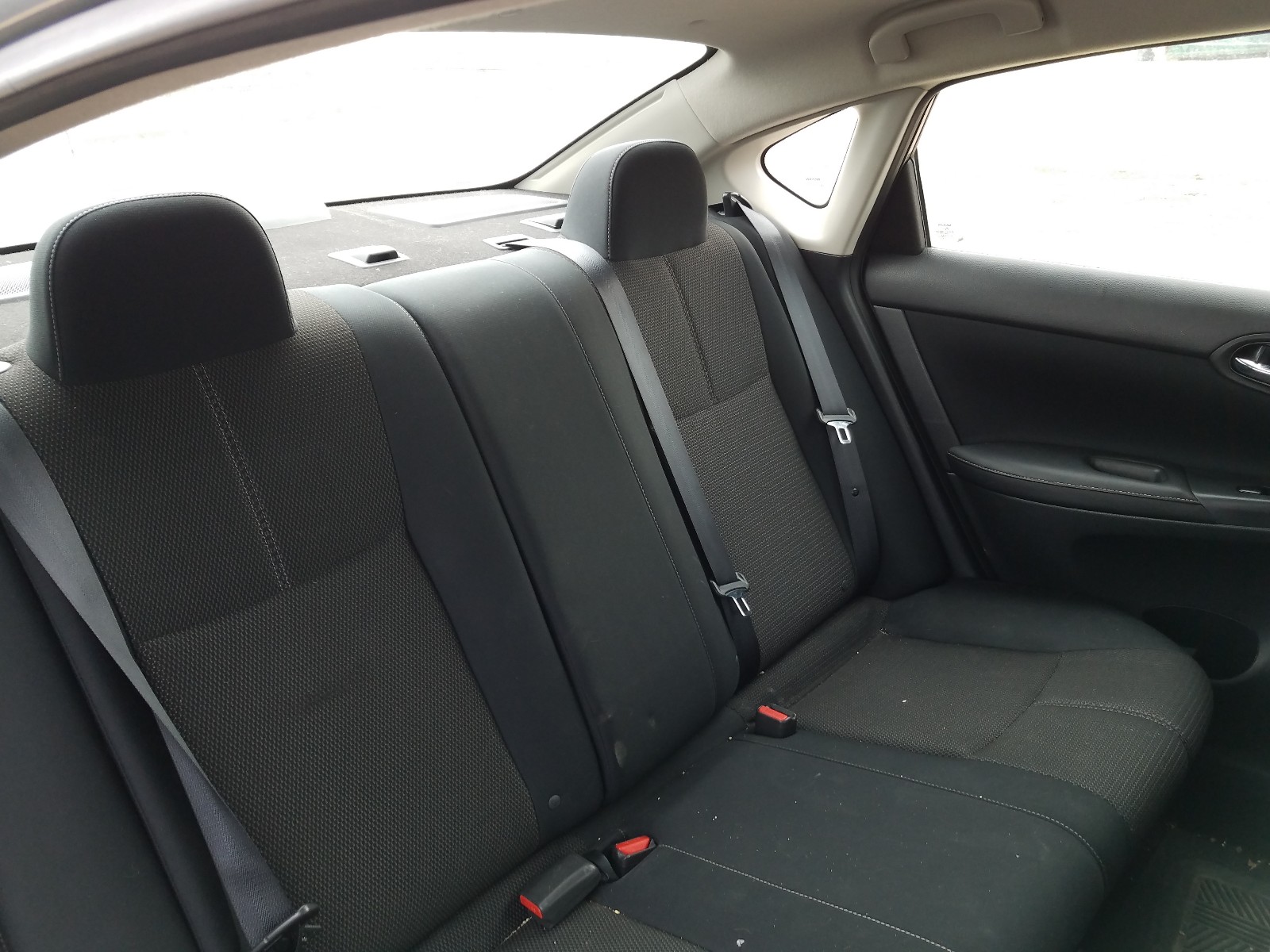Photo 6 from auction – 2016 NISSAN SENTRA S with VIN 3N1AB7AP7GL636241