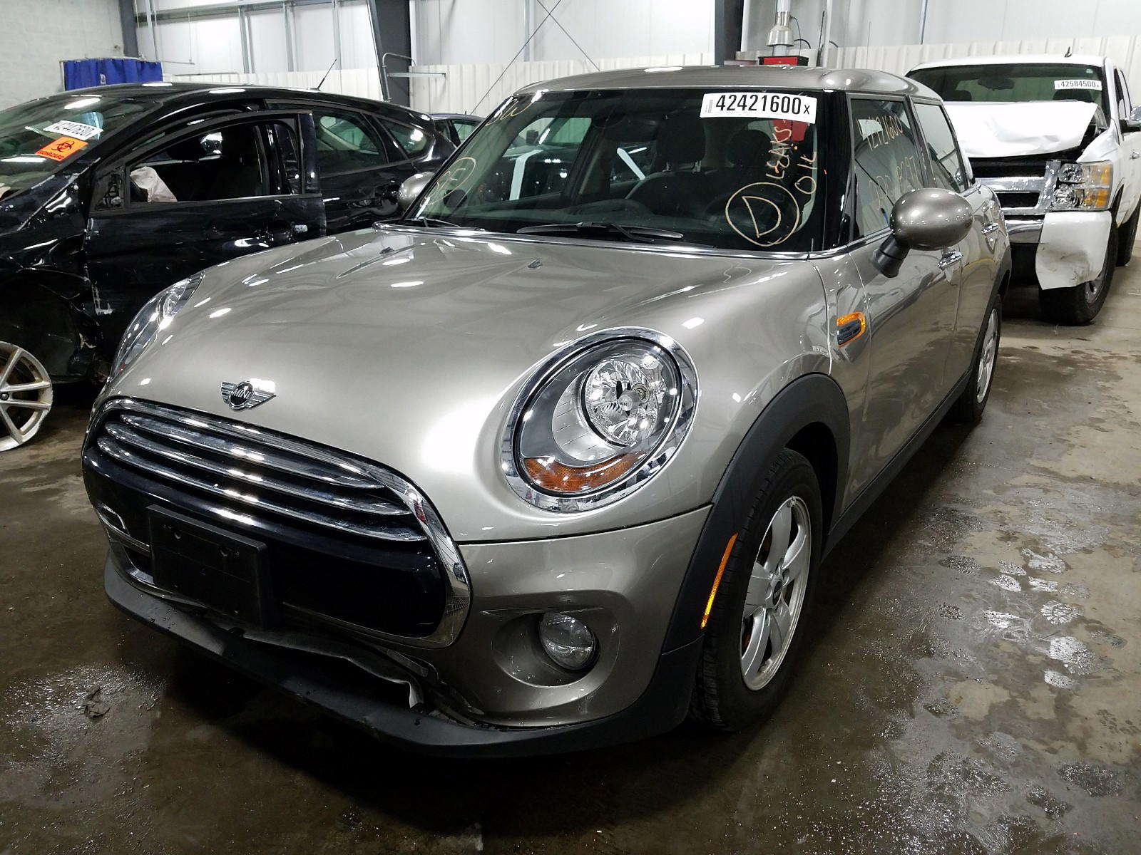 Photo 2 from auction – 2018 MINI COOPER with VIN WMWXU1C50J2F80842