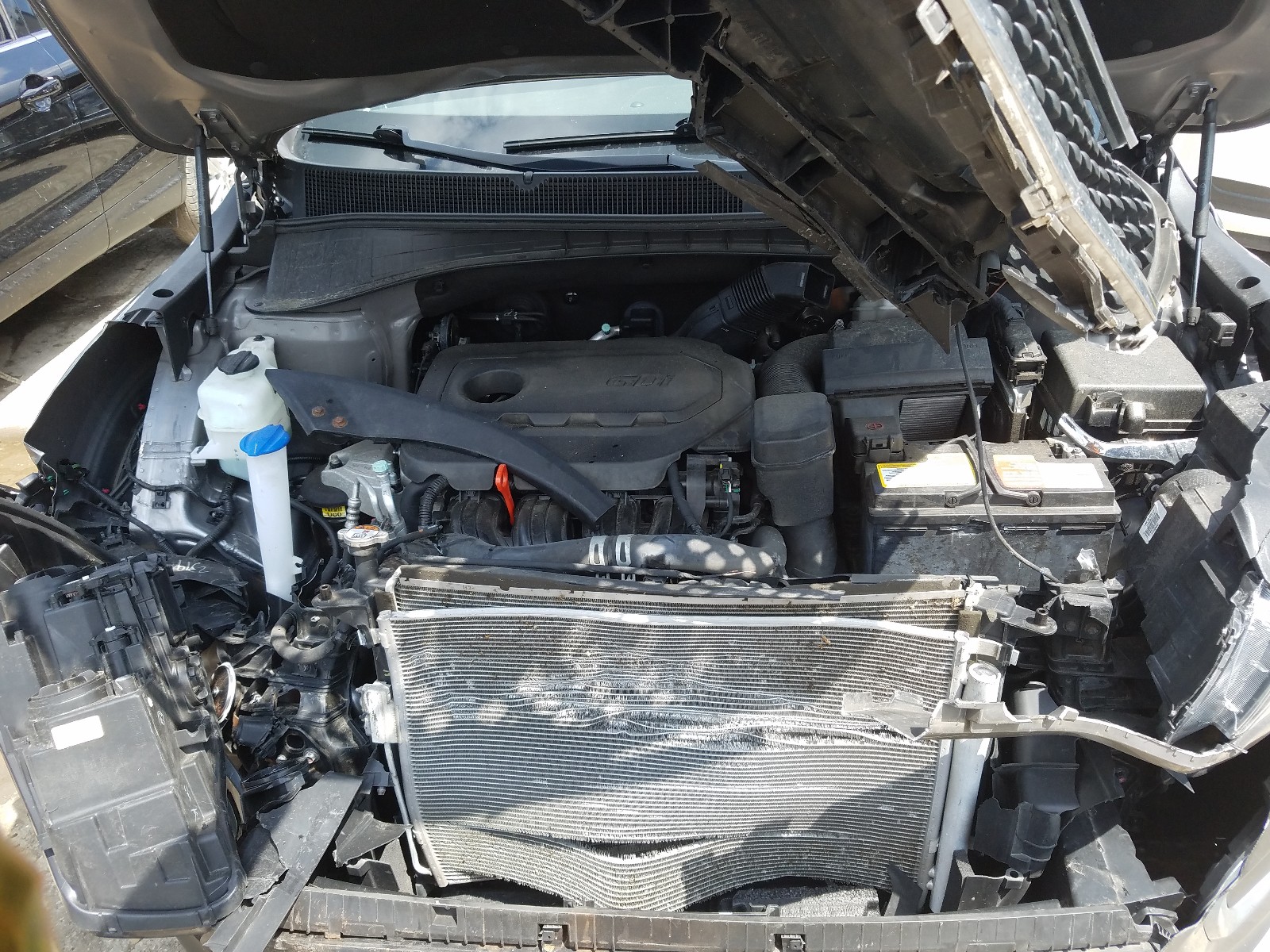 Photo 7 from auction – 2016 KIA SORENTO LX with VIN 5XYPG4A39GG016955