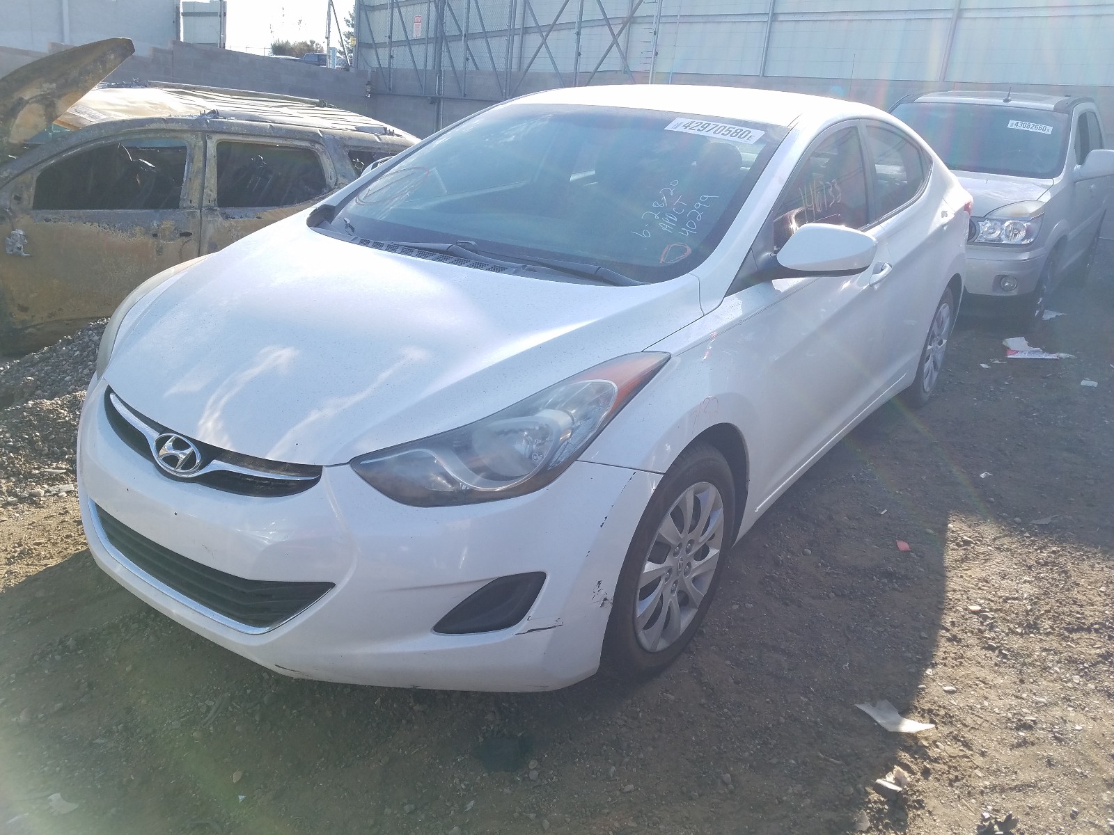 Photo 2 from auction – 2011 HYUNDAI ELANTRA GL with VIN 5NPDH4AE5BH024246