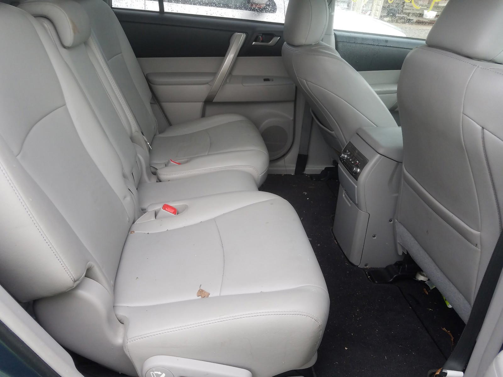 Photo 6 from auction – 2013 TOYOTA HIGHLANDER with VIN 5TDBK3EHXDS271203