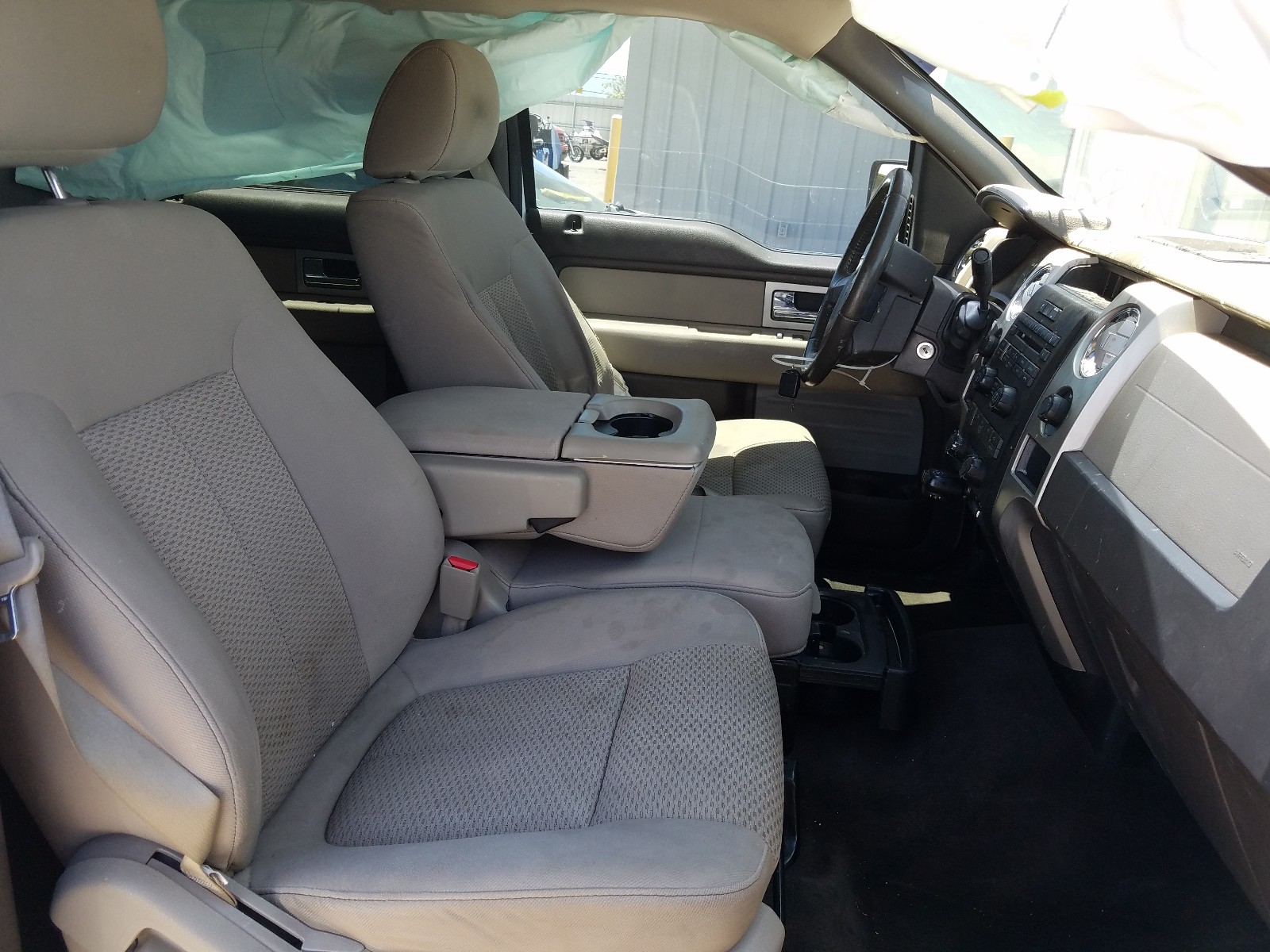Photo 15 from auction – 2010 FORD F150 SUPER with VIN 1FTFW1EV7AFC95051