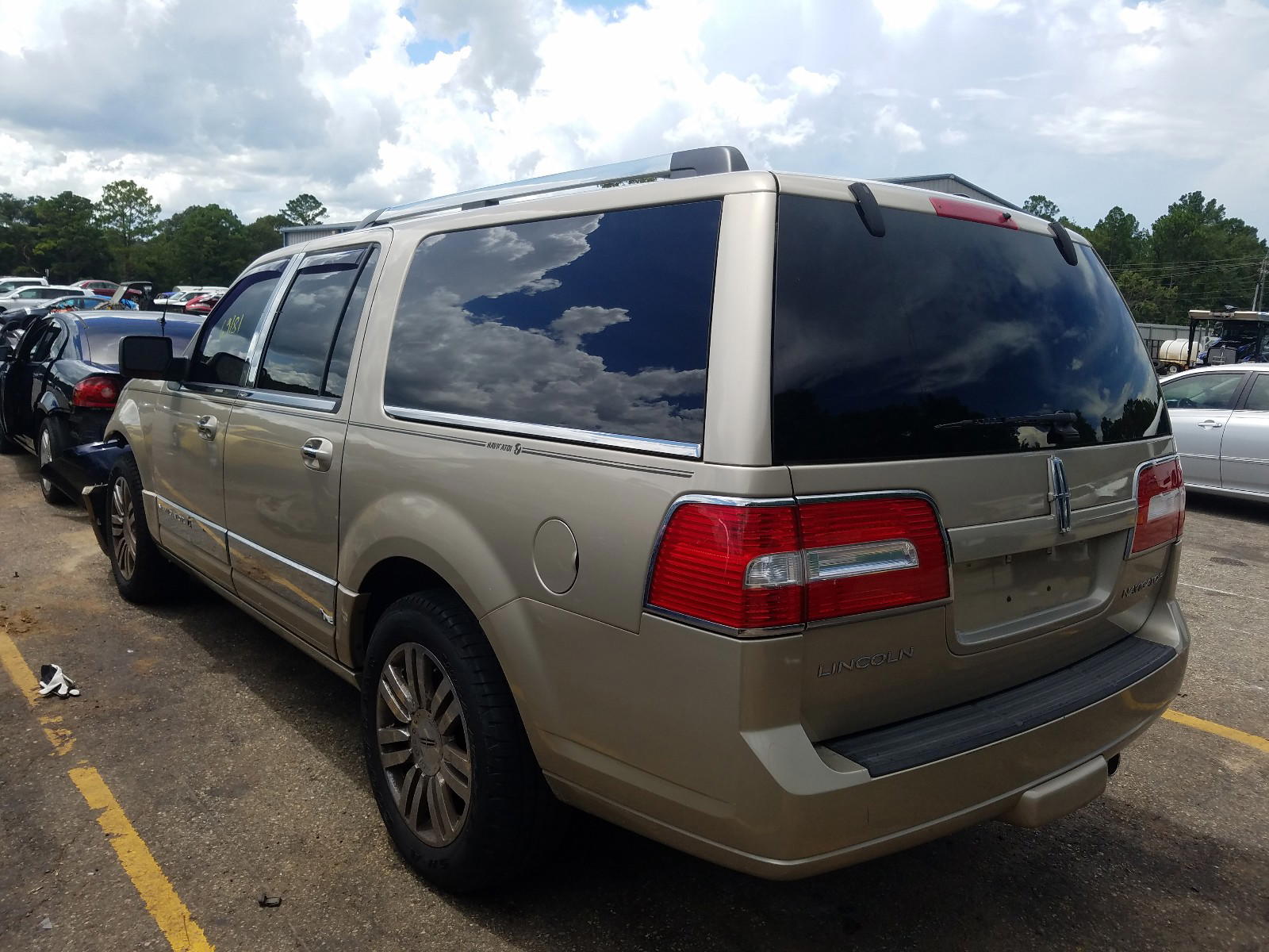 Photo 3 from auction – 2007 LINCOLN NAVIGATOR with VIN 5LMFL27587LJ13081