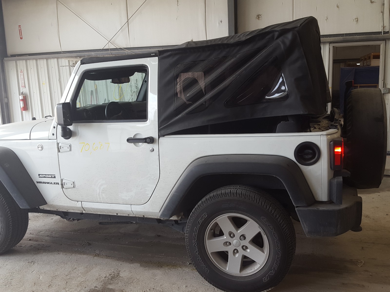 Photo 9 from auction – 2017 JEEP WRANGLER S with VIN 1C4AJWAG8HL512597