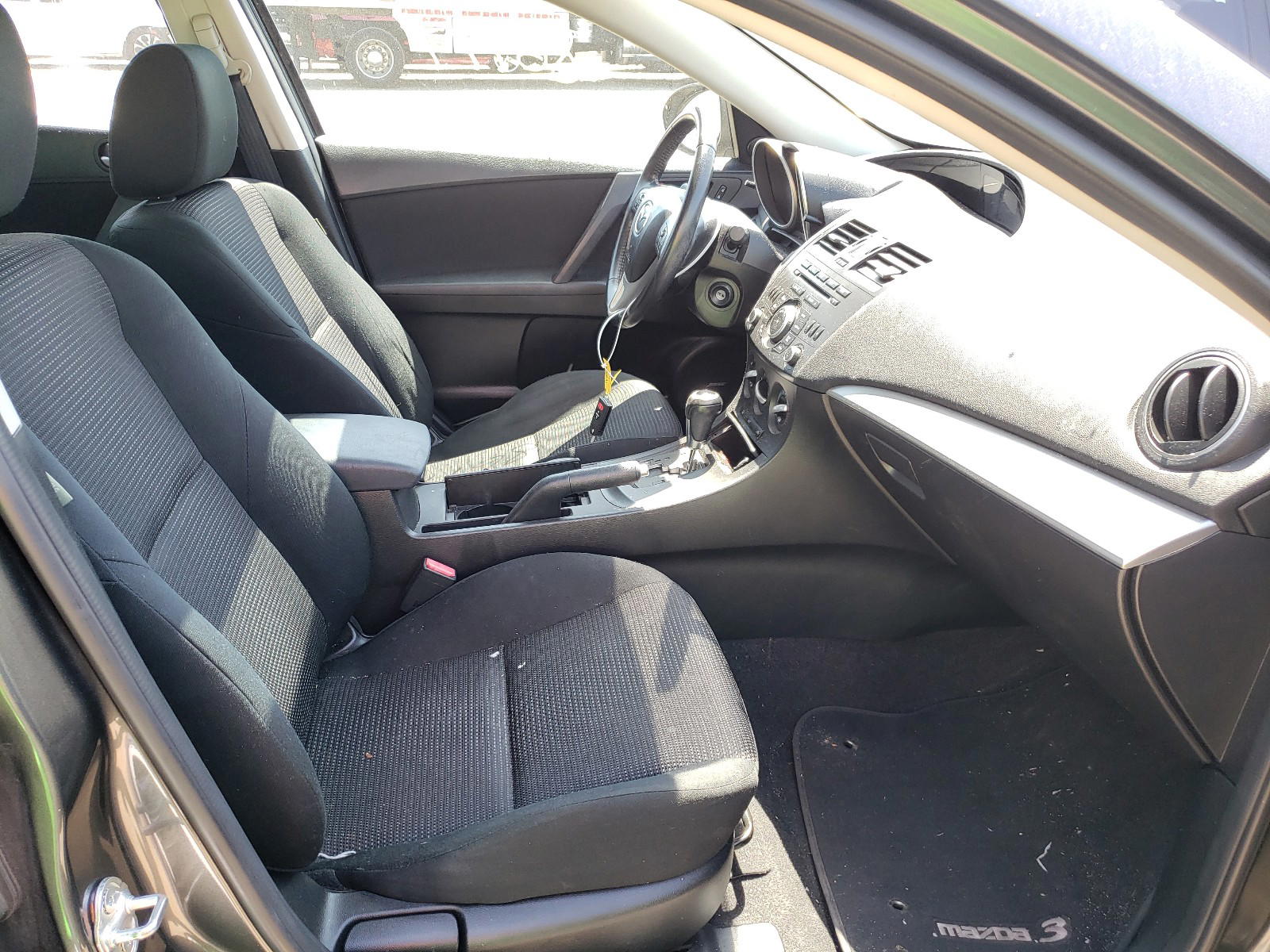 Photo 5 from auction – 2012 MAZDA 3 I with VIN JM1BL1L88C1661930