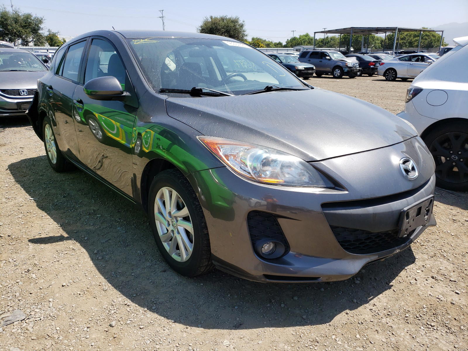 MAZDA 3 I 2012 with VIN JM1BL1L88C1661930 - Photo from auction