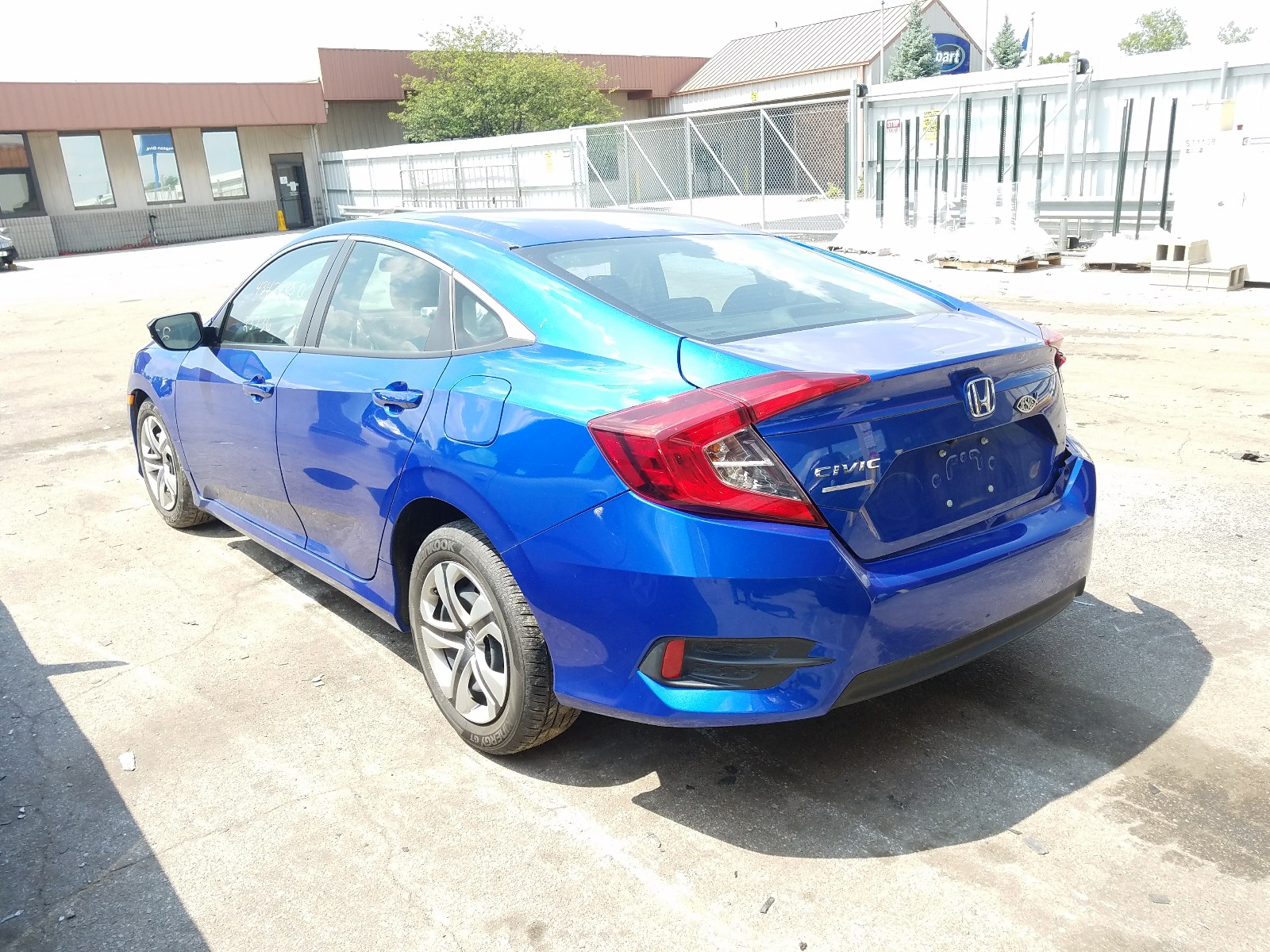 Photo 3 from auction – 2018 HONDA CIVIC LX with VIN 19XFC2F56JE020519