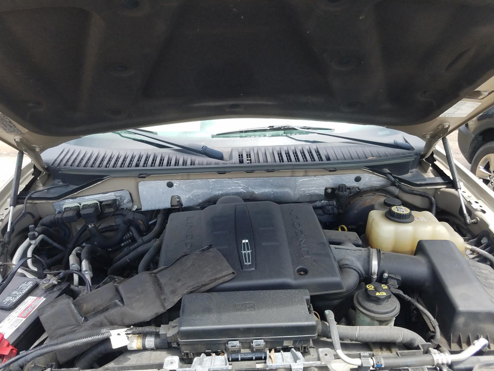 Photo 7 from auction – 2007 LINCOLN NAVIGATOR with VIN 5LMFL27587LJ13081