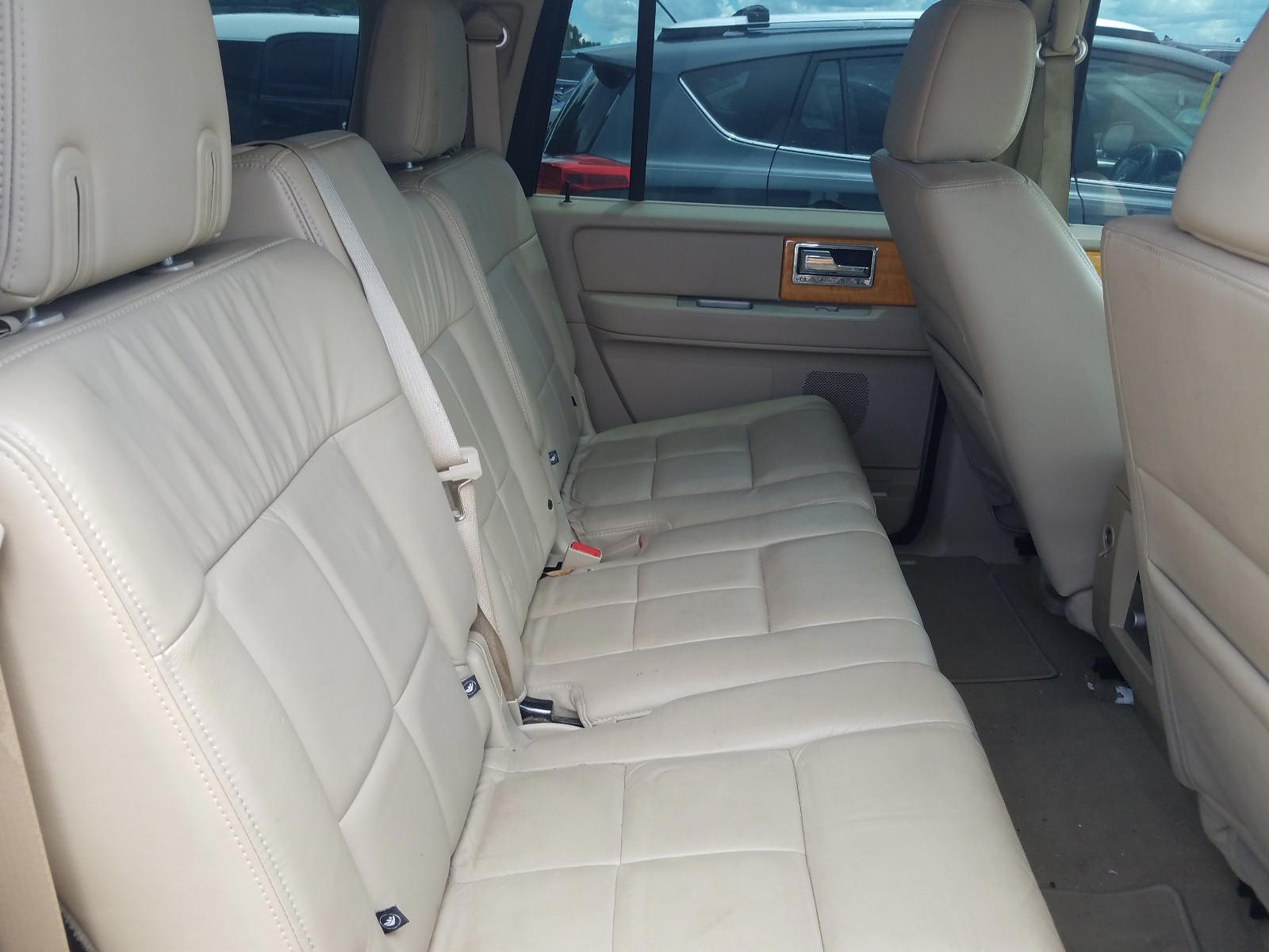 Photo 6 from auction – 2007 LINCOLN NAVIGATOR with VIN 5LMFL27587LJ13081