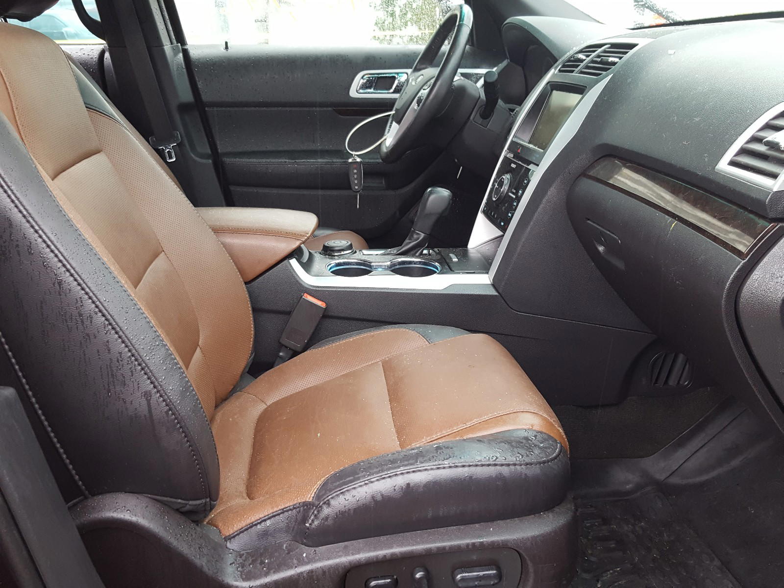 Photo 5 from auction – 2014 FORD EXPLORER L with VIN 1FM5K8F89EGC41335