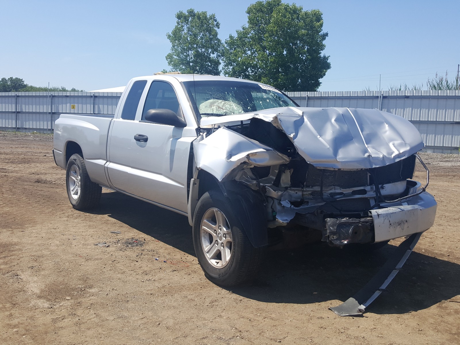 DODGE DAKOTA SXT 2009 with VIN 1D7HE32K09S745648 - Photo from auction