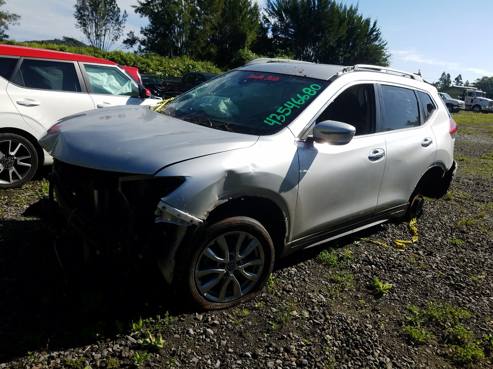 Photo 2 from auction – 2019 NISSAN ROGUE S with VIN 5N1AT2MV2KC755967
