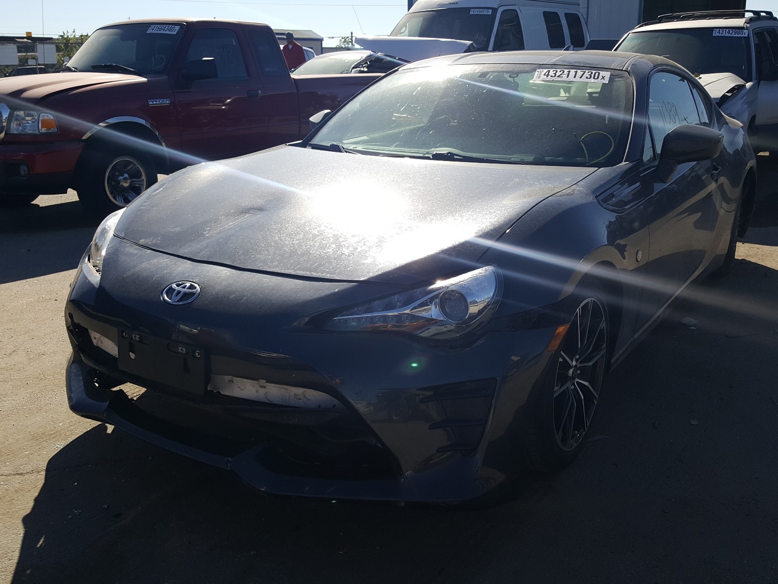 Zdjęcie 2 z aukcji – 2017 TOYOTA 86 BASE z VIN JF1ZNAA14H9705855