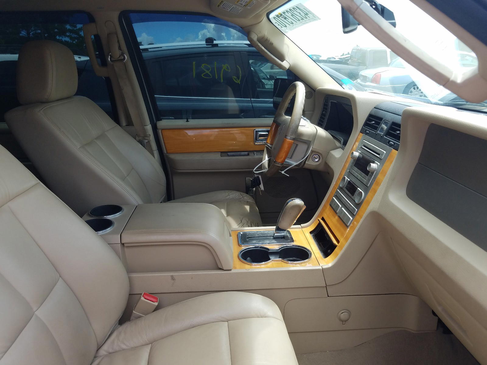 Photo 5 from auction – 2007 LINCOLN NAVIGATOR with VIN 5LMFL27587LJ13081