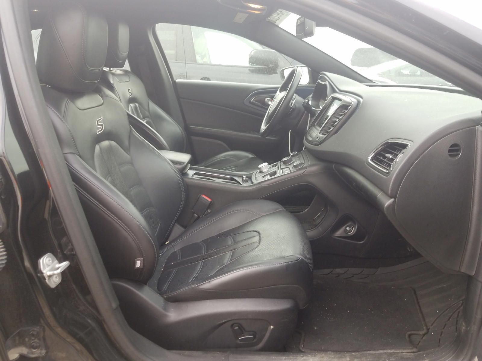 Photo 5 from auction – 2016 CHRYSLER 200 S with VIN 1C3CCCDG0GN168316