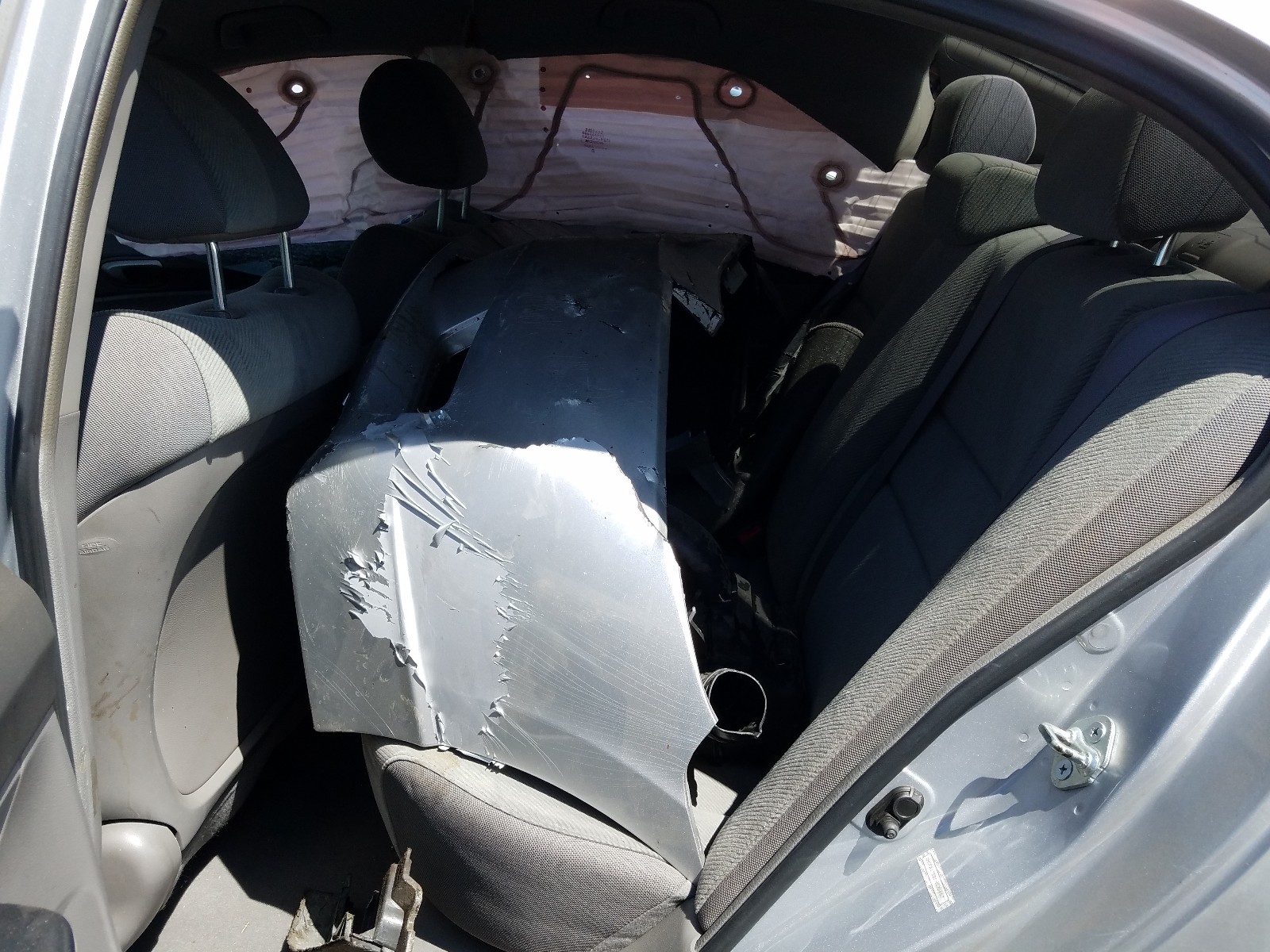 Photo 6 from auction – 2011 HONDA CIVIC LX with VIN 2HGFA1F58BH530457