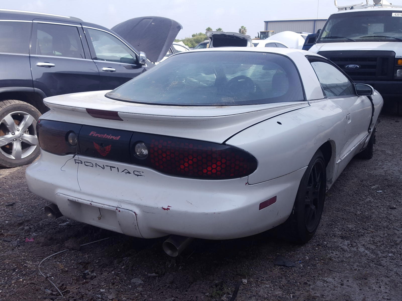 Photo 4 from auction – 2001 PONTIAC FIREBIRD with VIN 2G2FS22K212107005